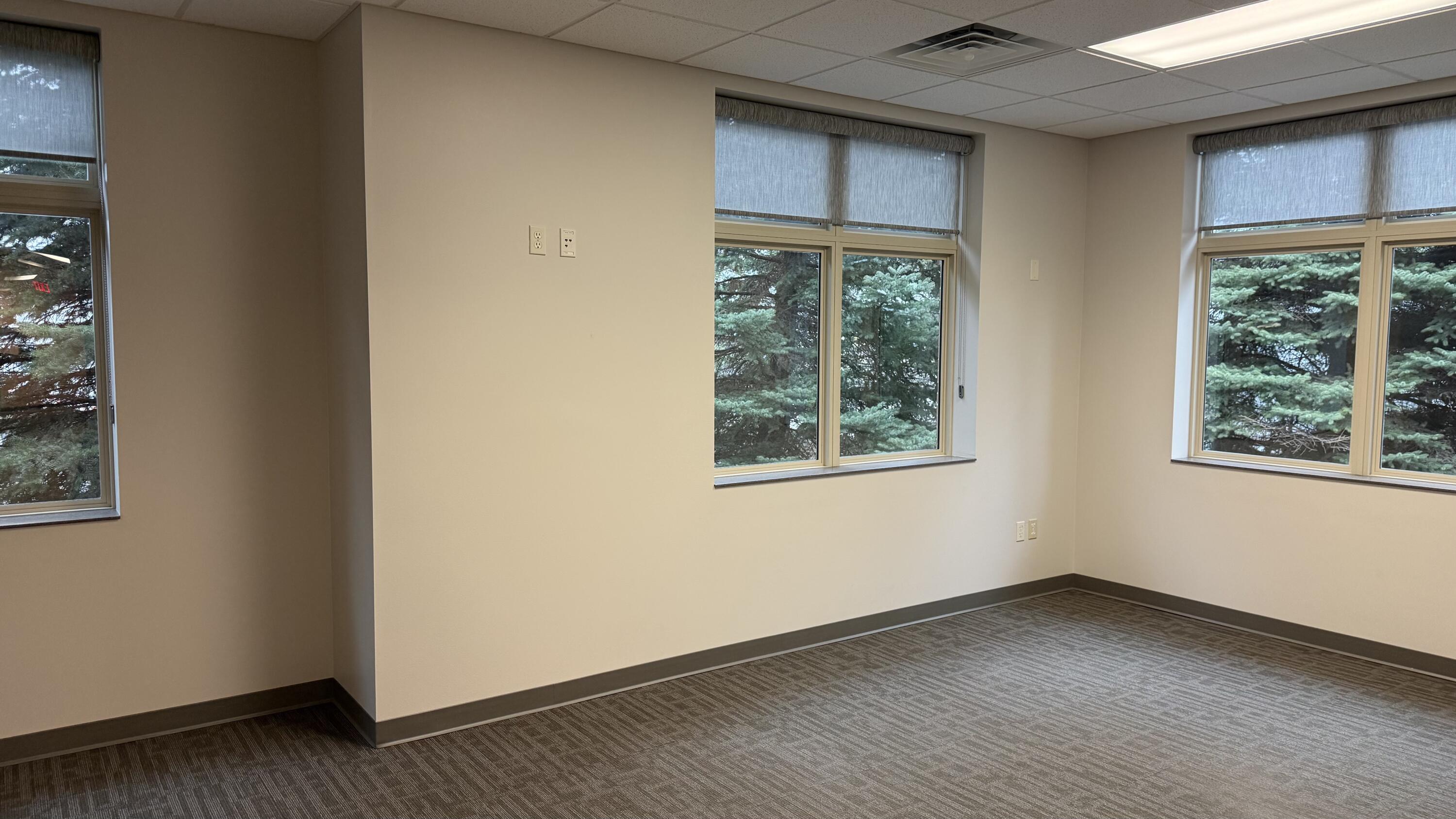 3168 41 Street S Property Photo 2