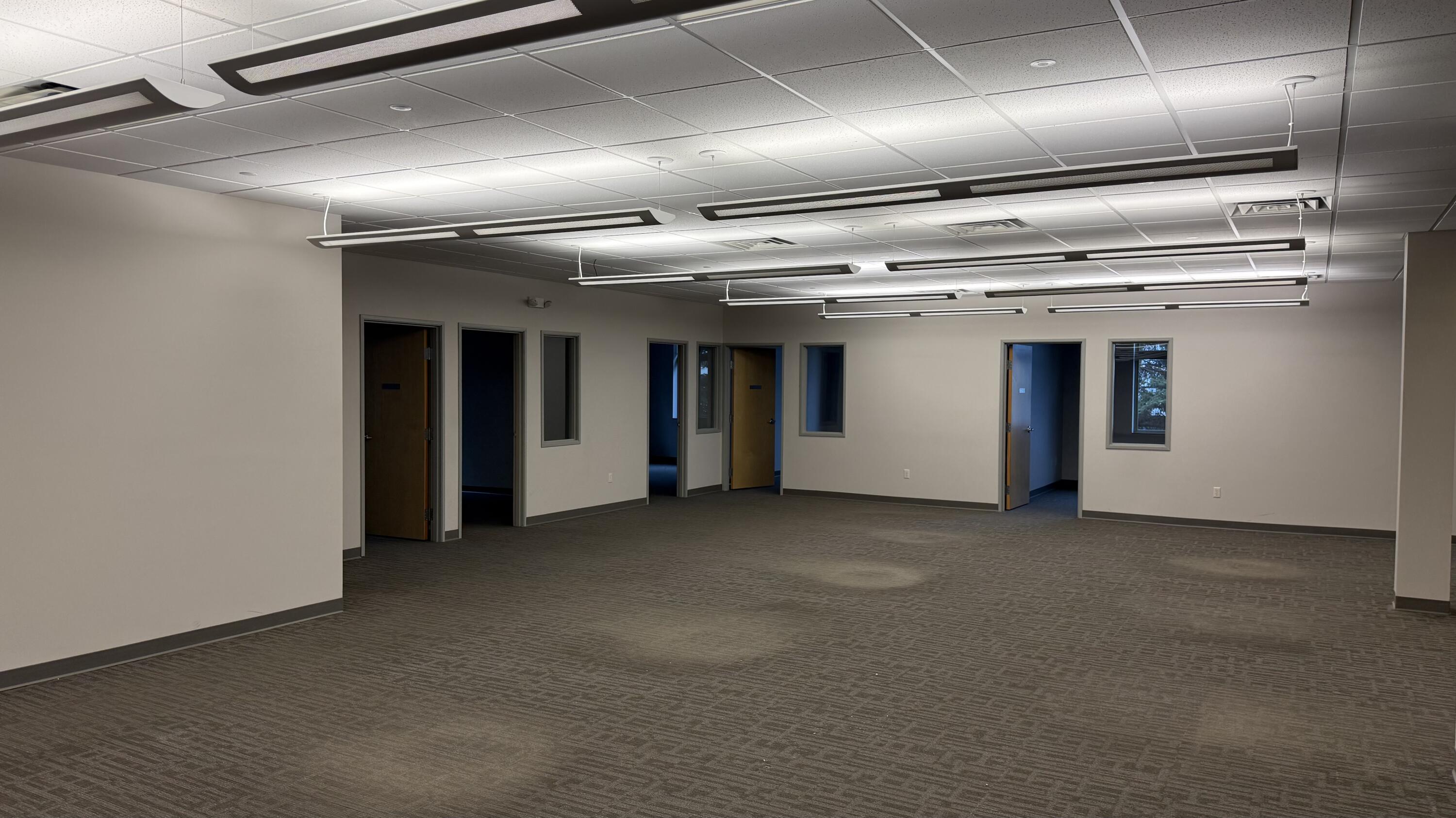 3168 41 Street S Property Photo 4