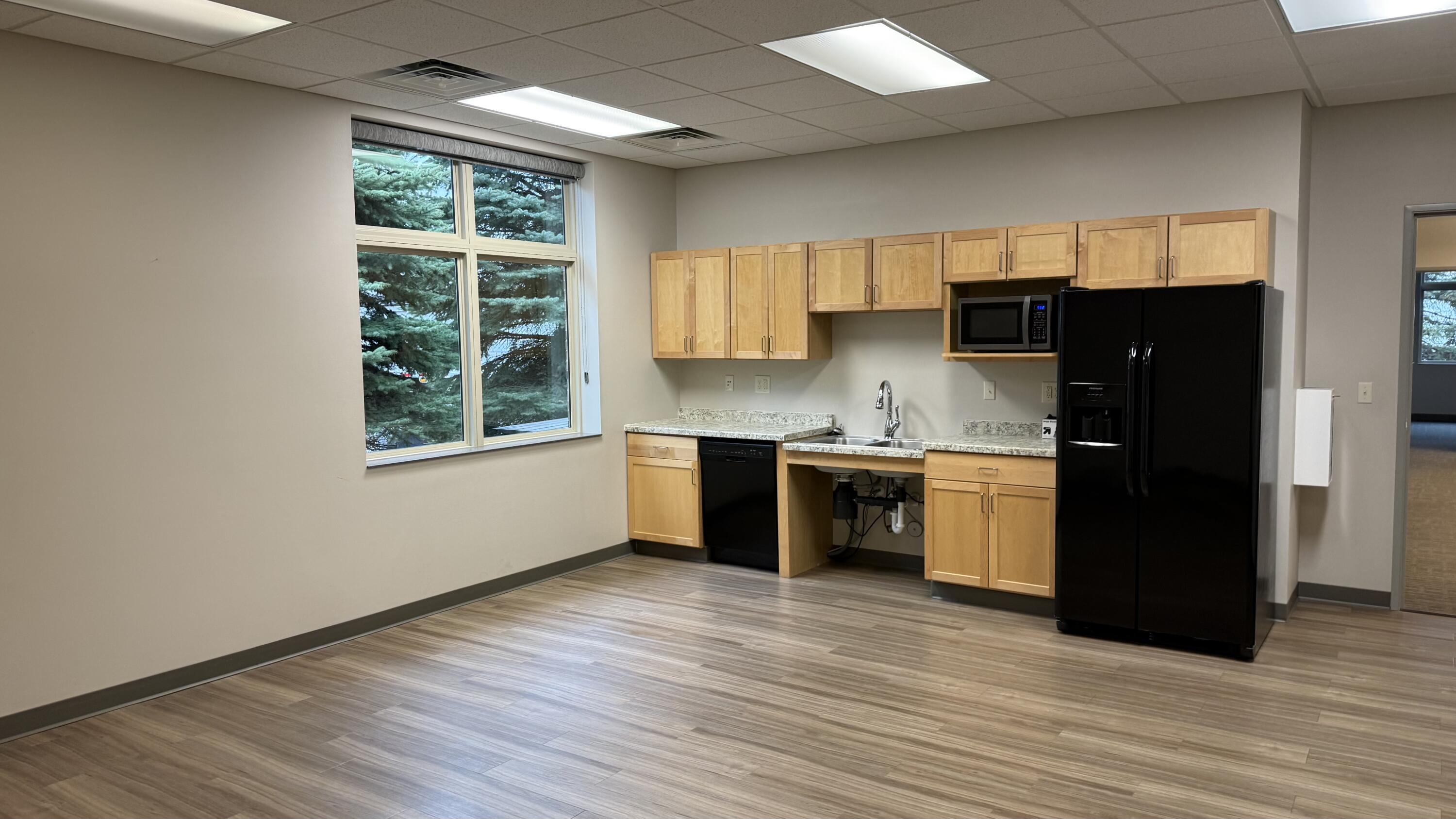 3168 41 Street S Property Photo 5