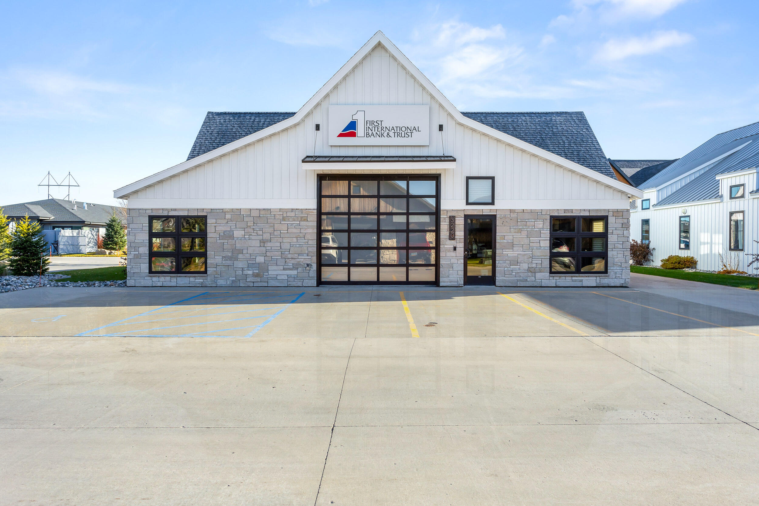 3220 Oak Ridge Loop E Property Photo 1