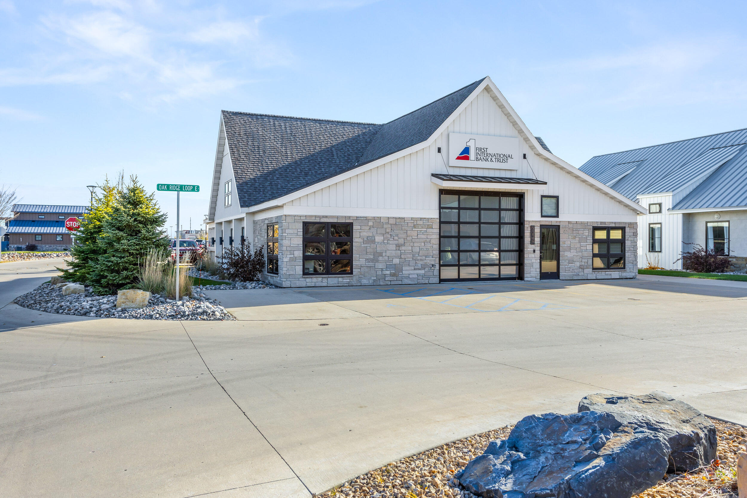 3220 Oak Ridge Loop E Property Photo 2