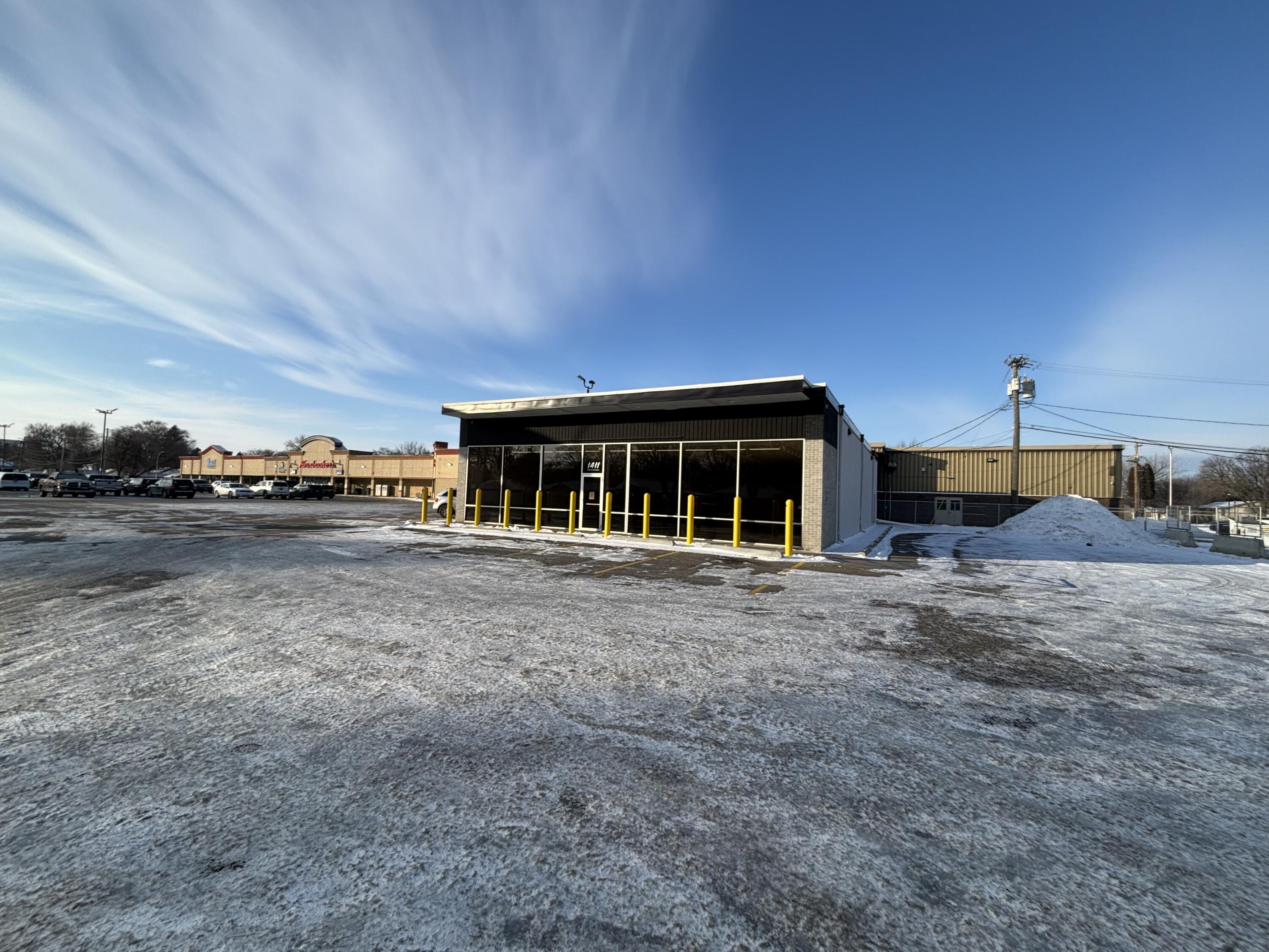 1411 University Drive Property Photo 1