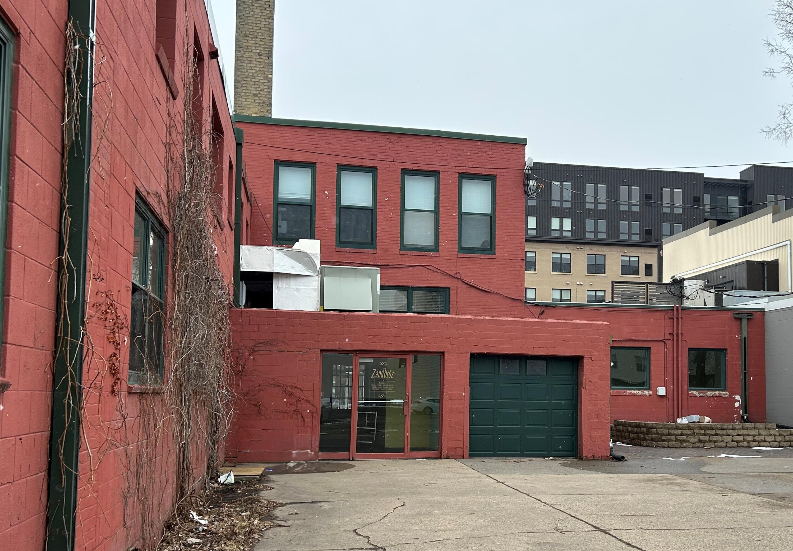 420 Broadway Drive Property Photo 6