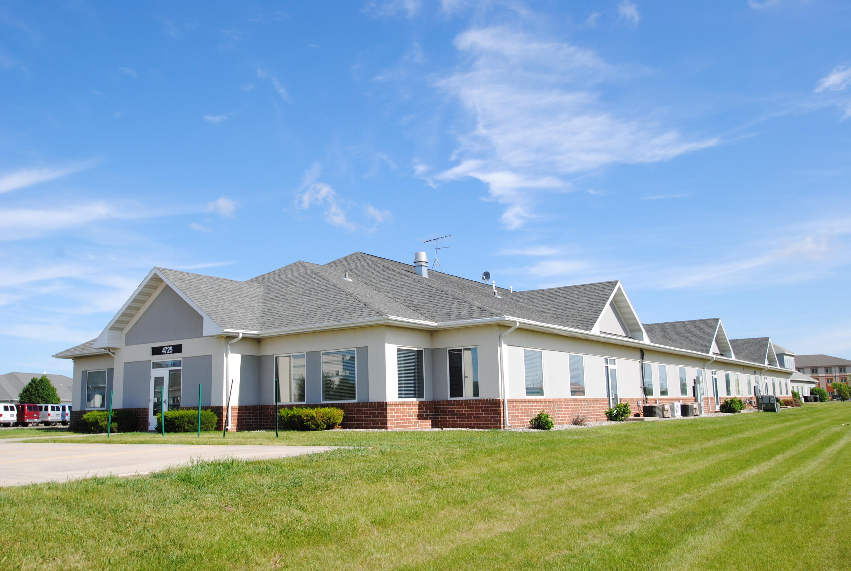 4725 Amber Valley Parkway S Property Photo 1