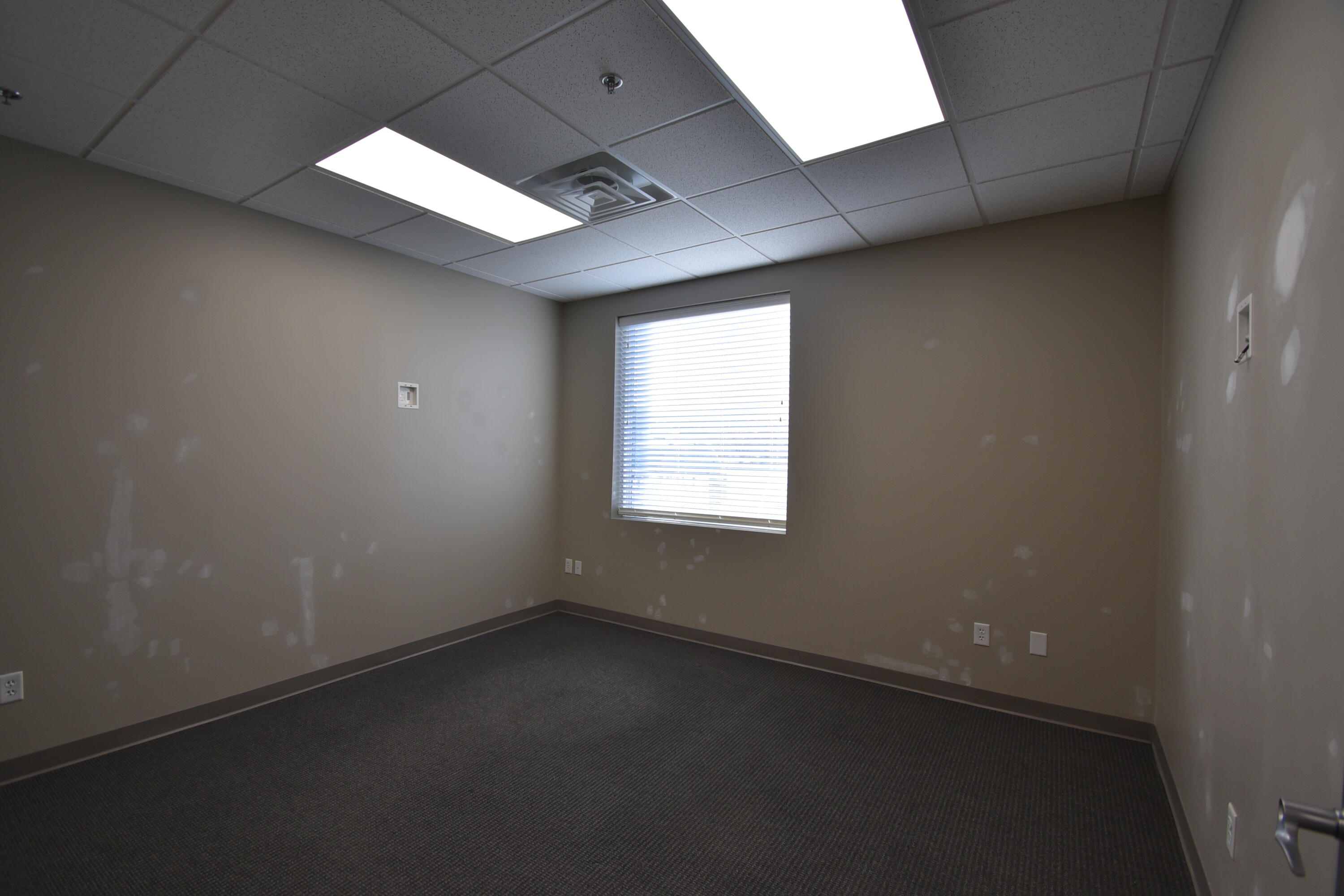 4725 Amber Valley Parkway S Property Photo 8