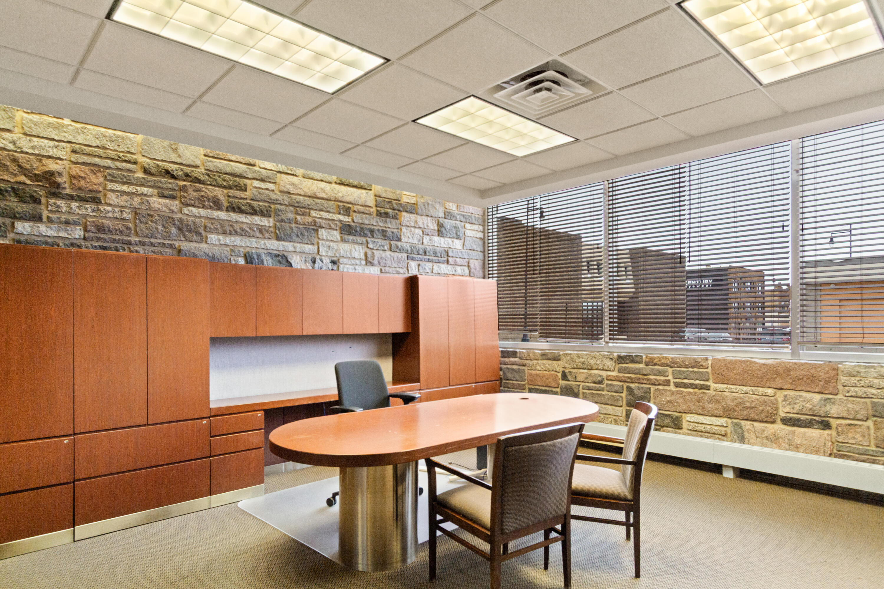 17 1st Avenue Sw Property Photo 2