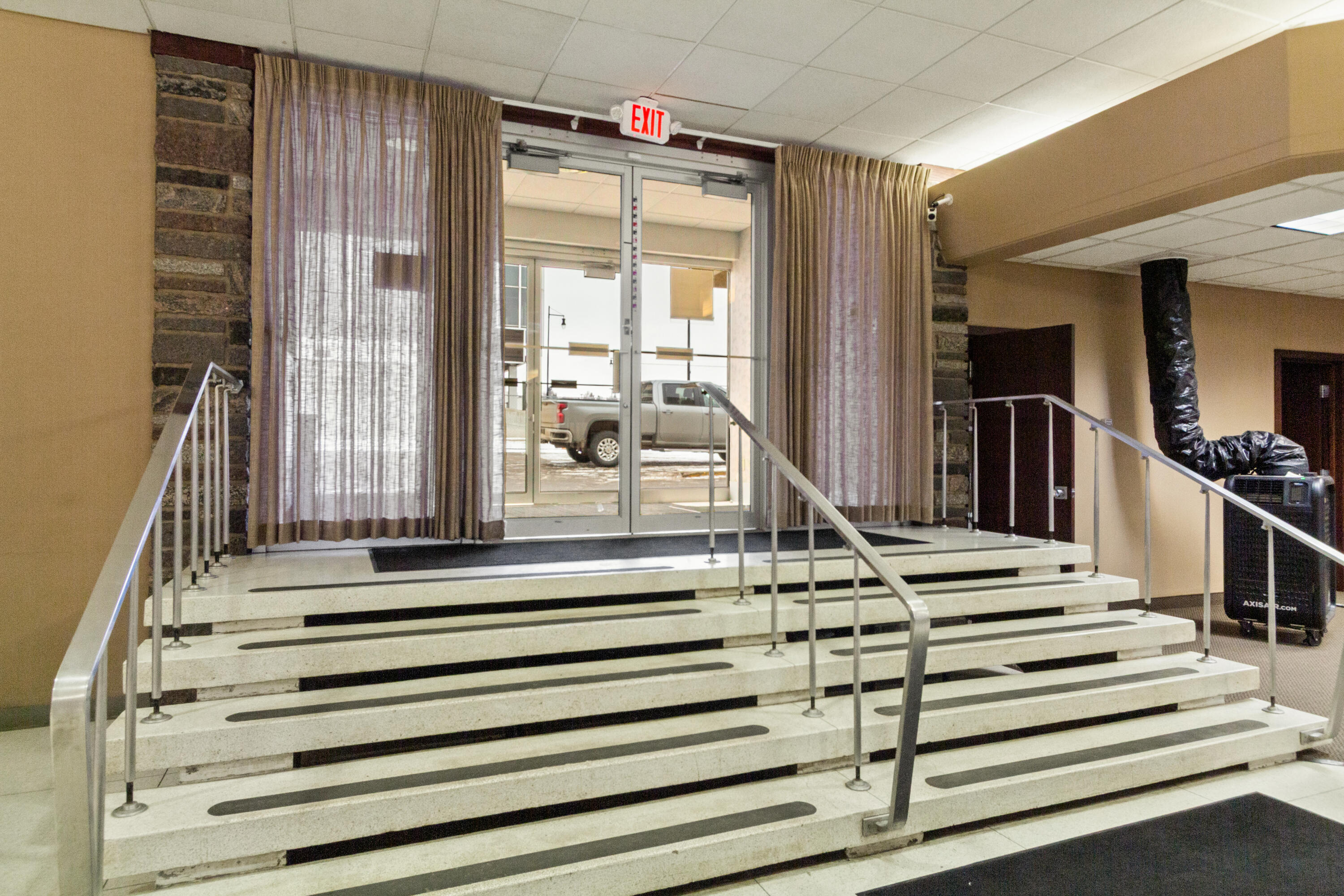 17 1st Avenue Sw Property Photo 8