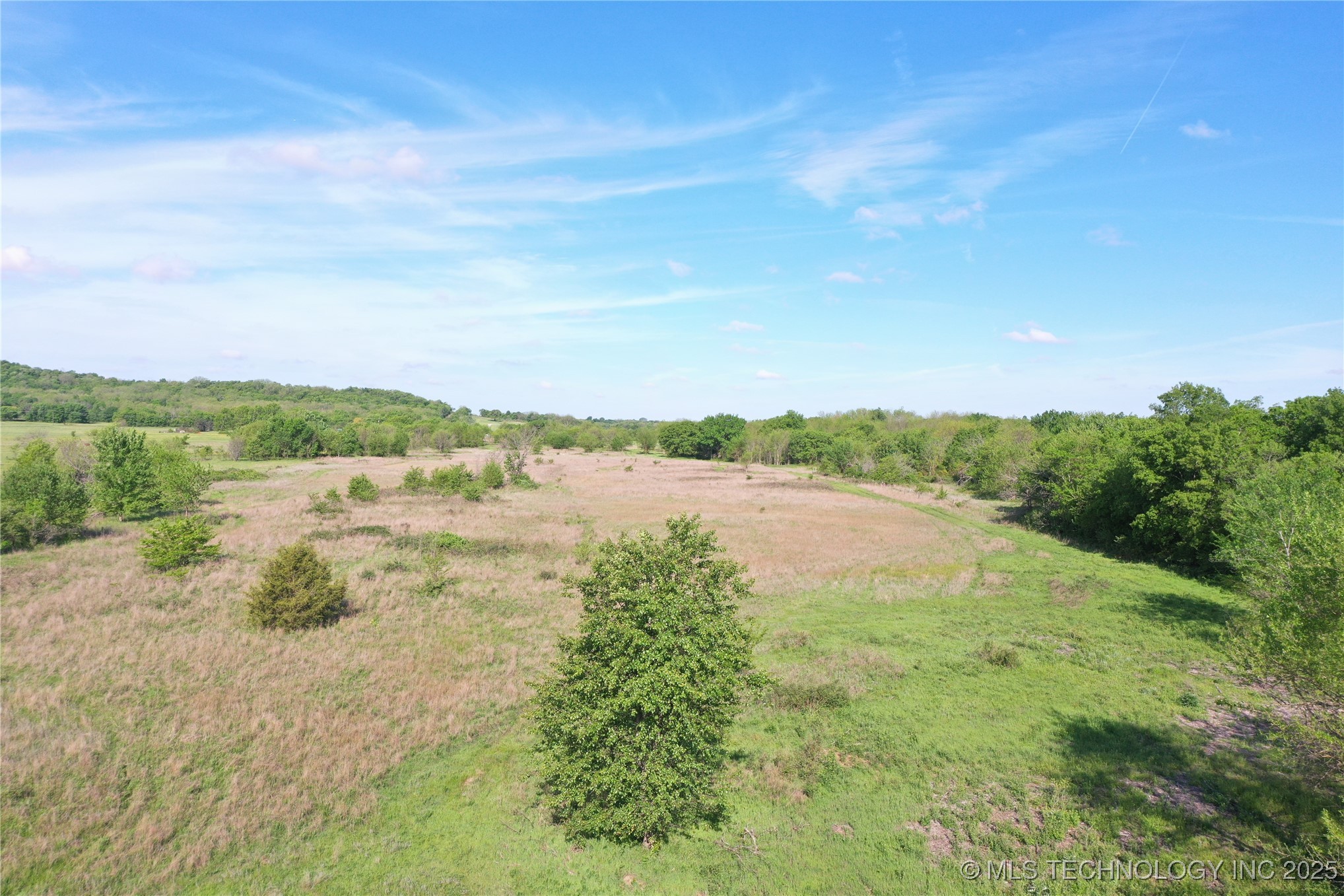 7500 Twin Hills Road Property Photo 3