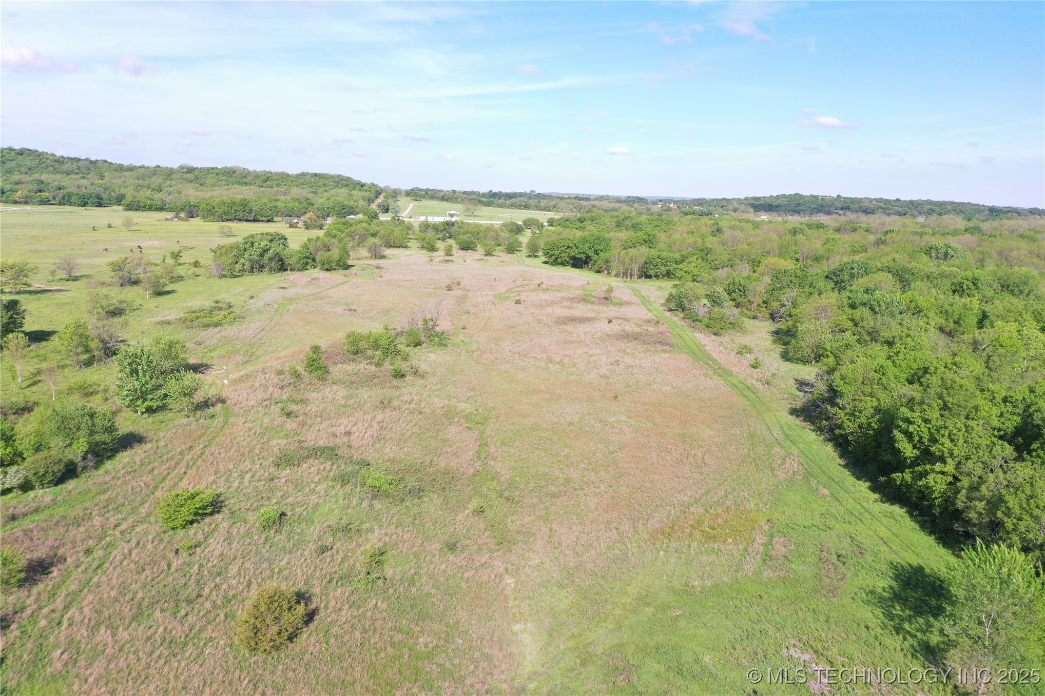 7500 Twin Hills Road Property Photo 4