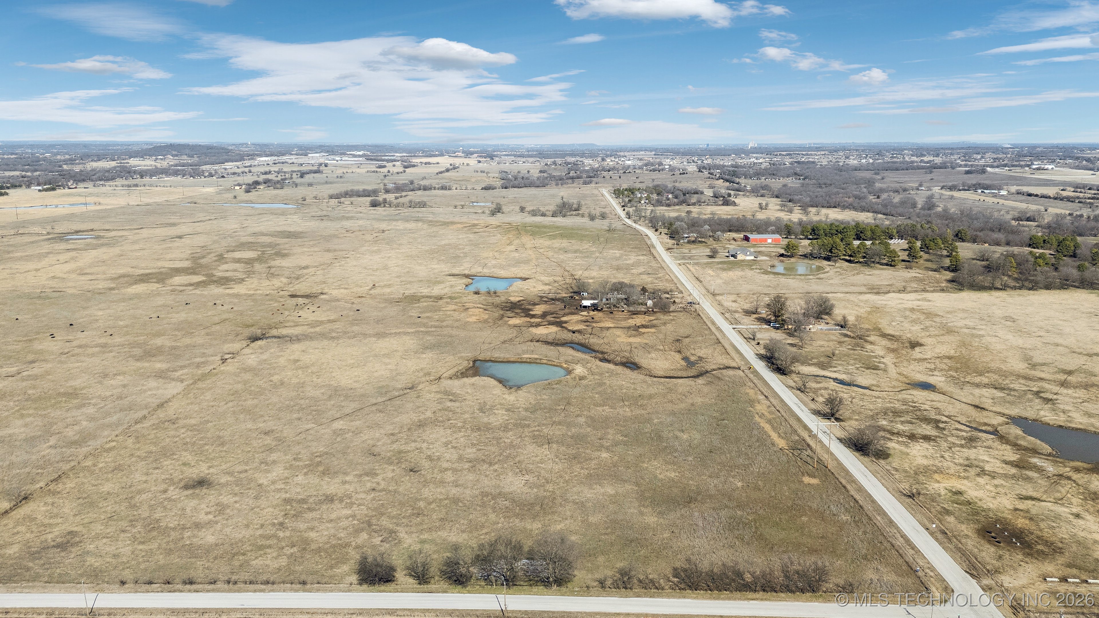 18820 S Elwood Avenue Property Photo 2