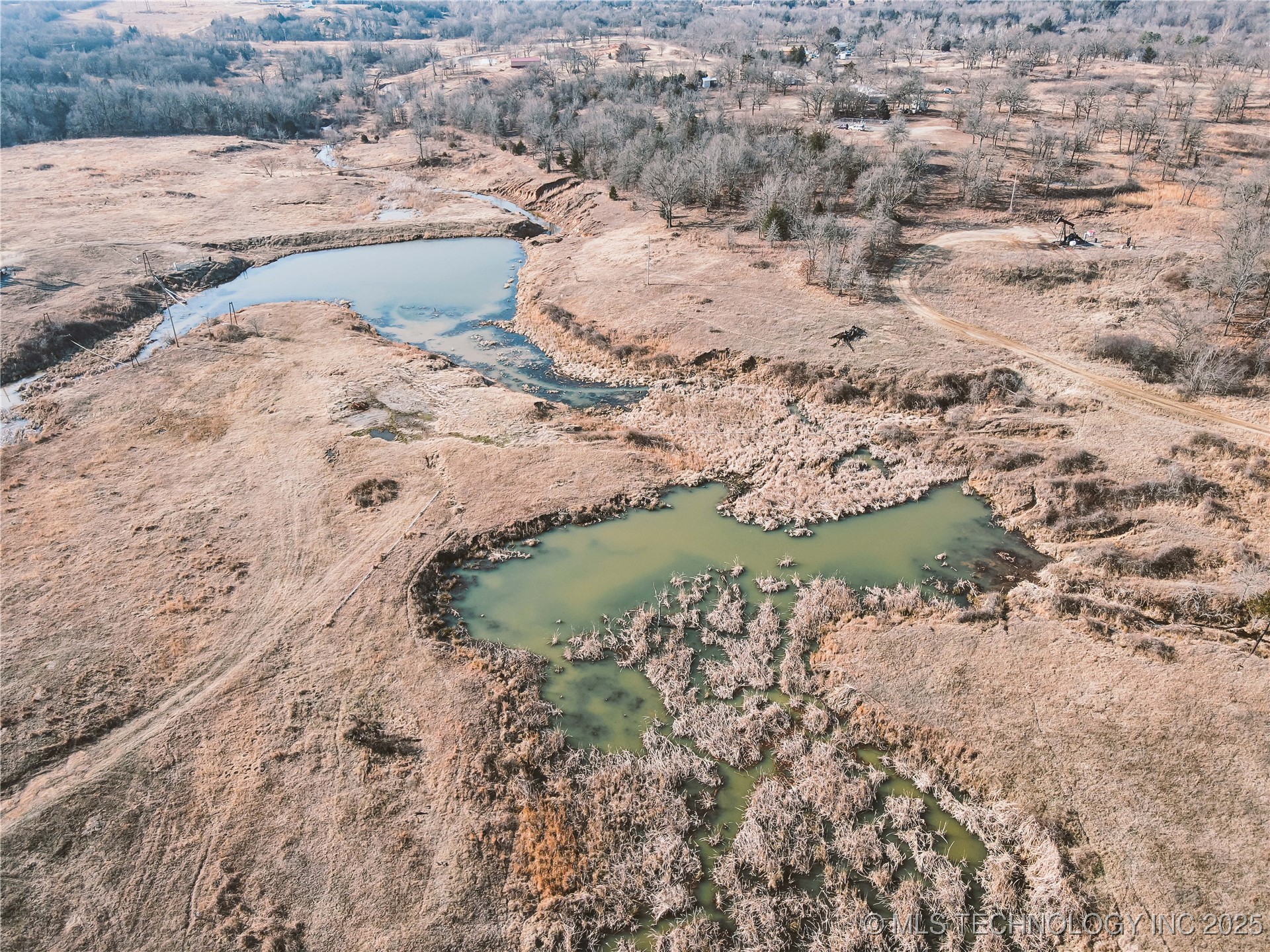 52487 W Hwy 16 Property Photo 8