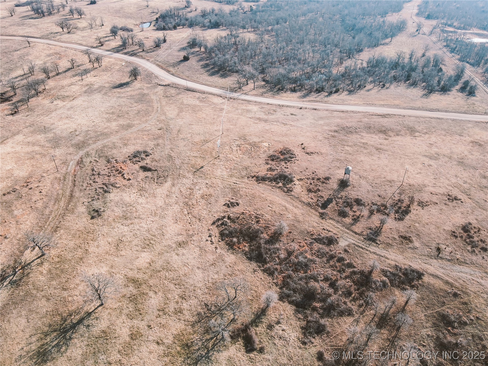 E Tipperary Road Property Photo 3