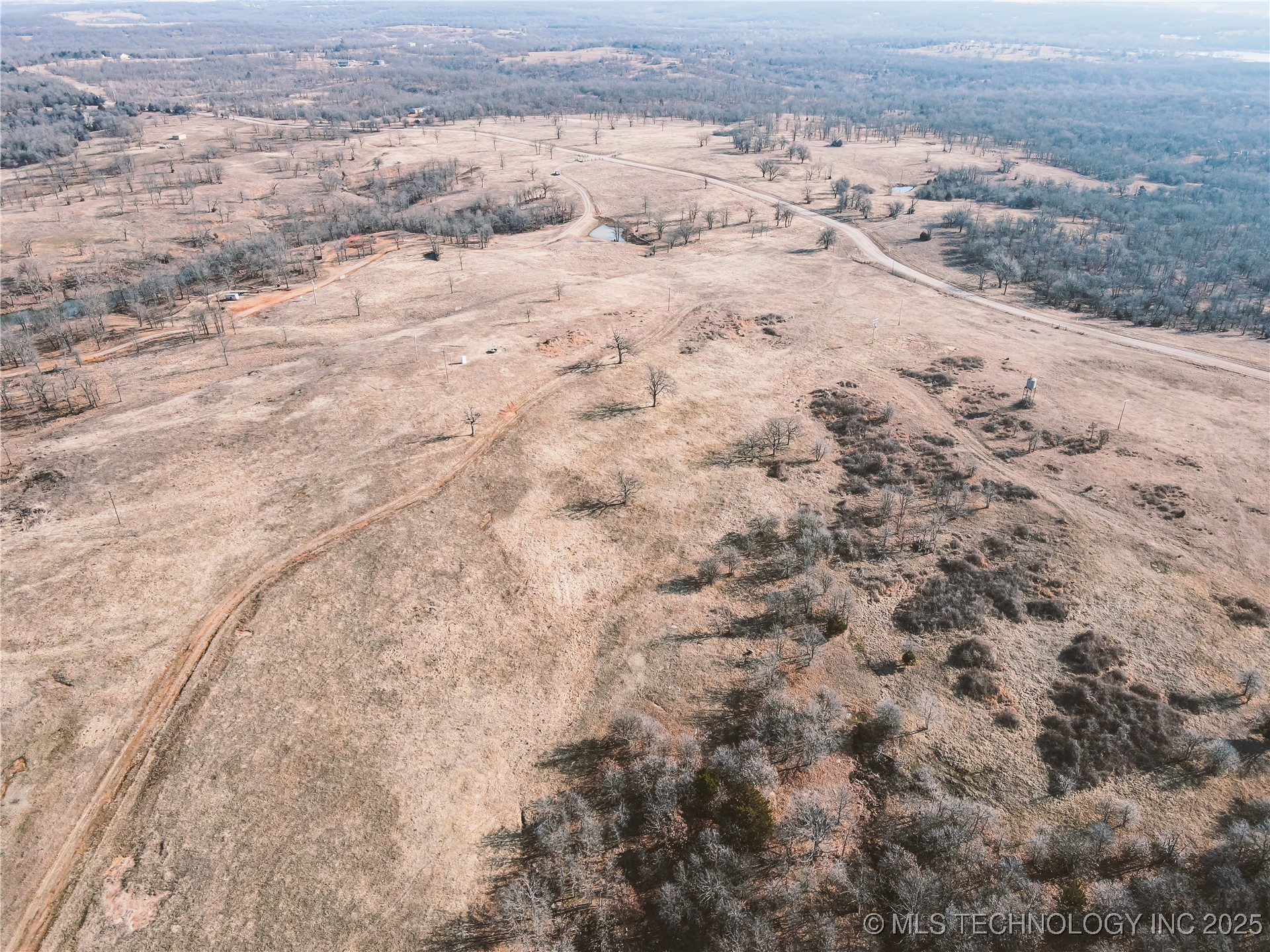 E Tipperary Road Property Photo 4