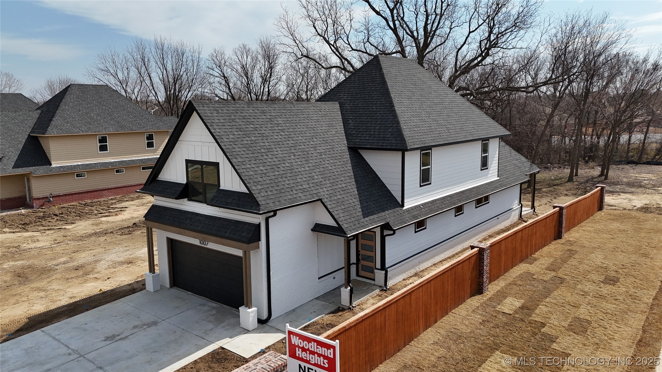 1007 E Delmar Place Property Photo 2