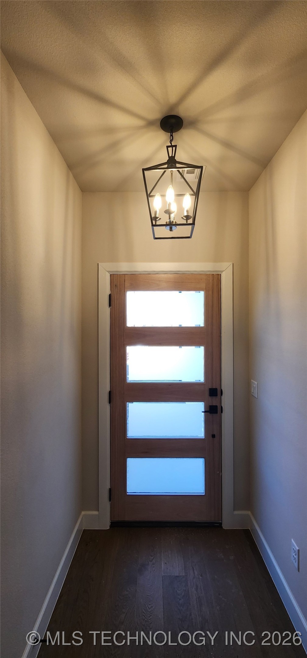 1007 E Delmar Place Property Photo 4