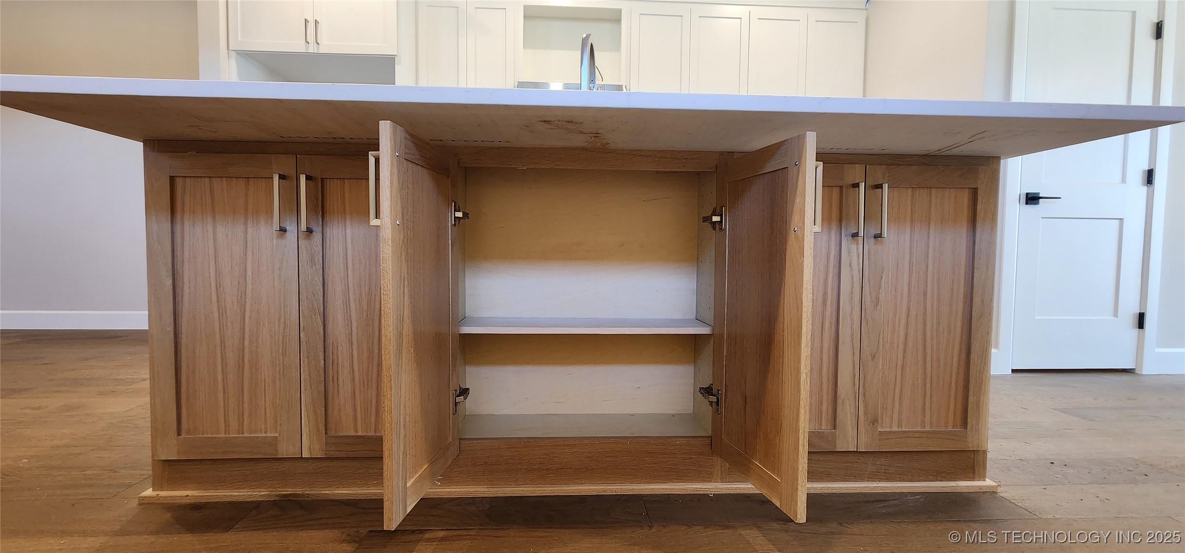 1007 E Delmar Place Property Photo 18