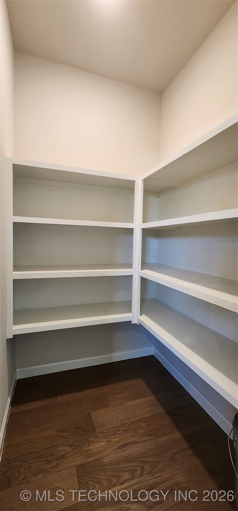 1007 E Delmar Place Property Photo 24