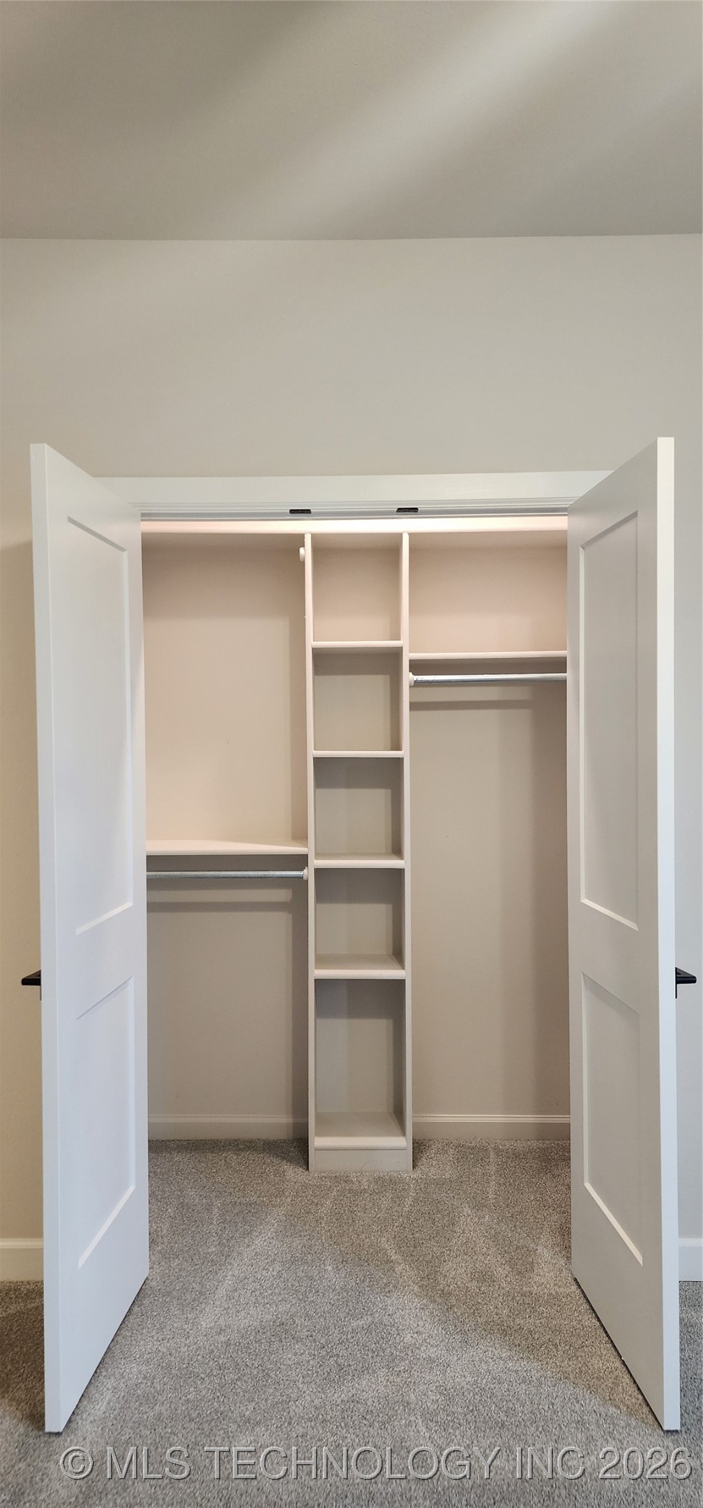 1007 E Delmar Place Property Photo 48