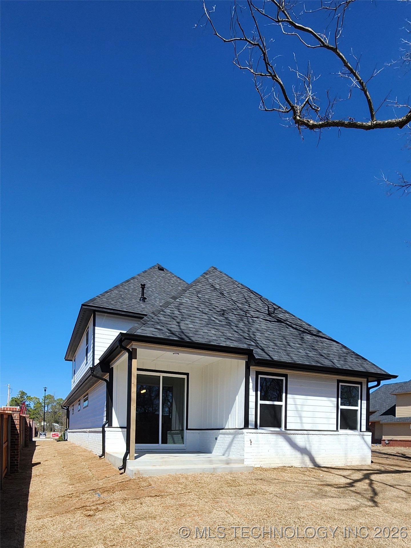 1007 E Delmar Place Property Photo 55