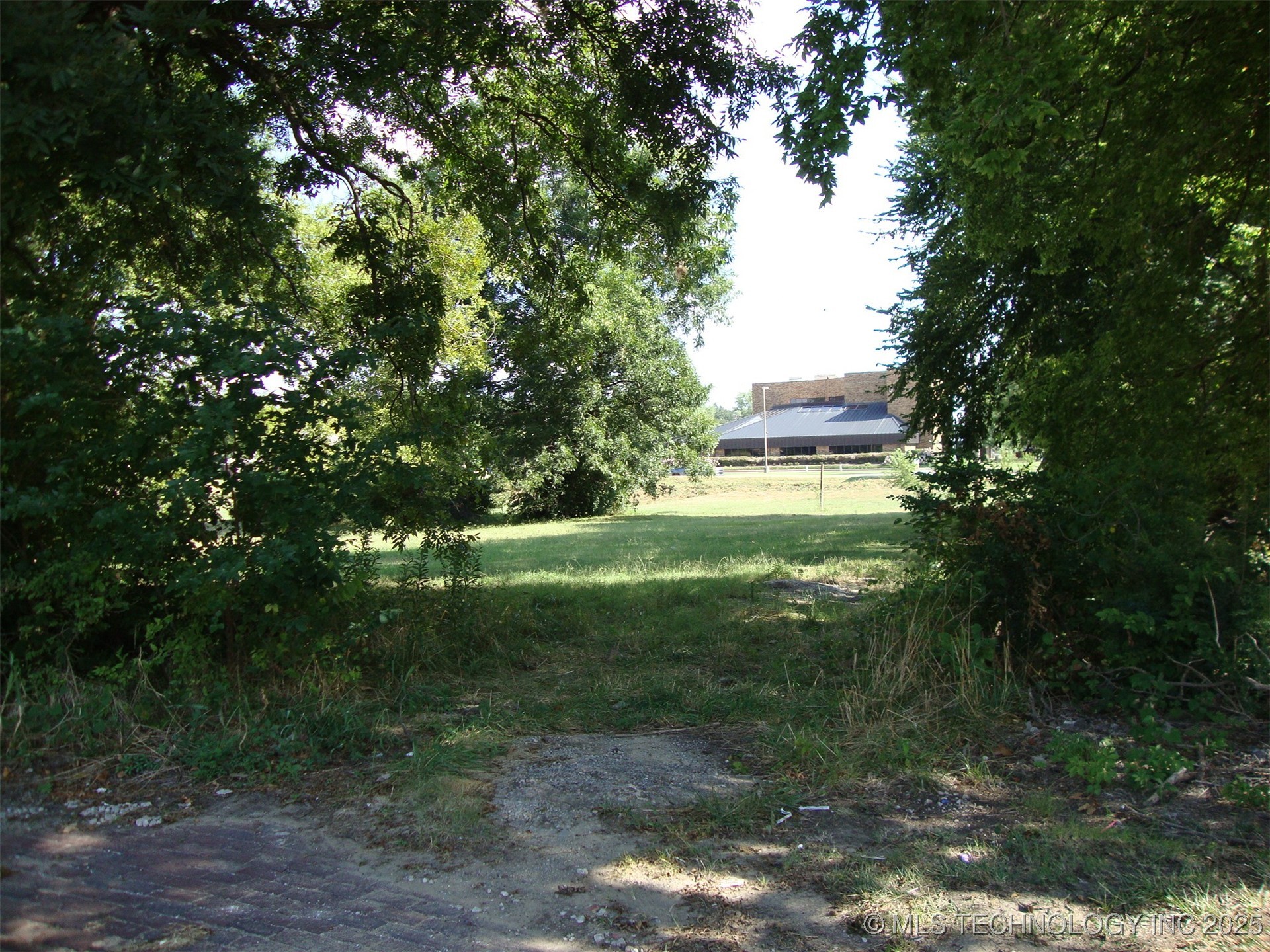 600 E 7th Street Property Photo 5