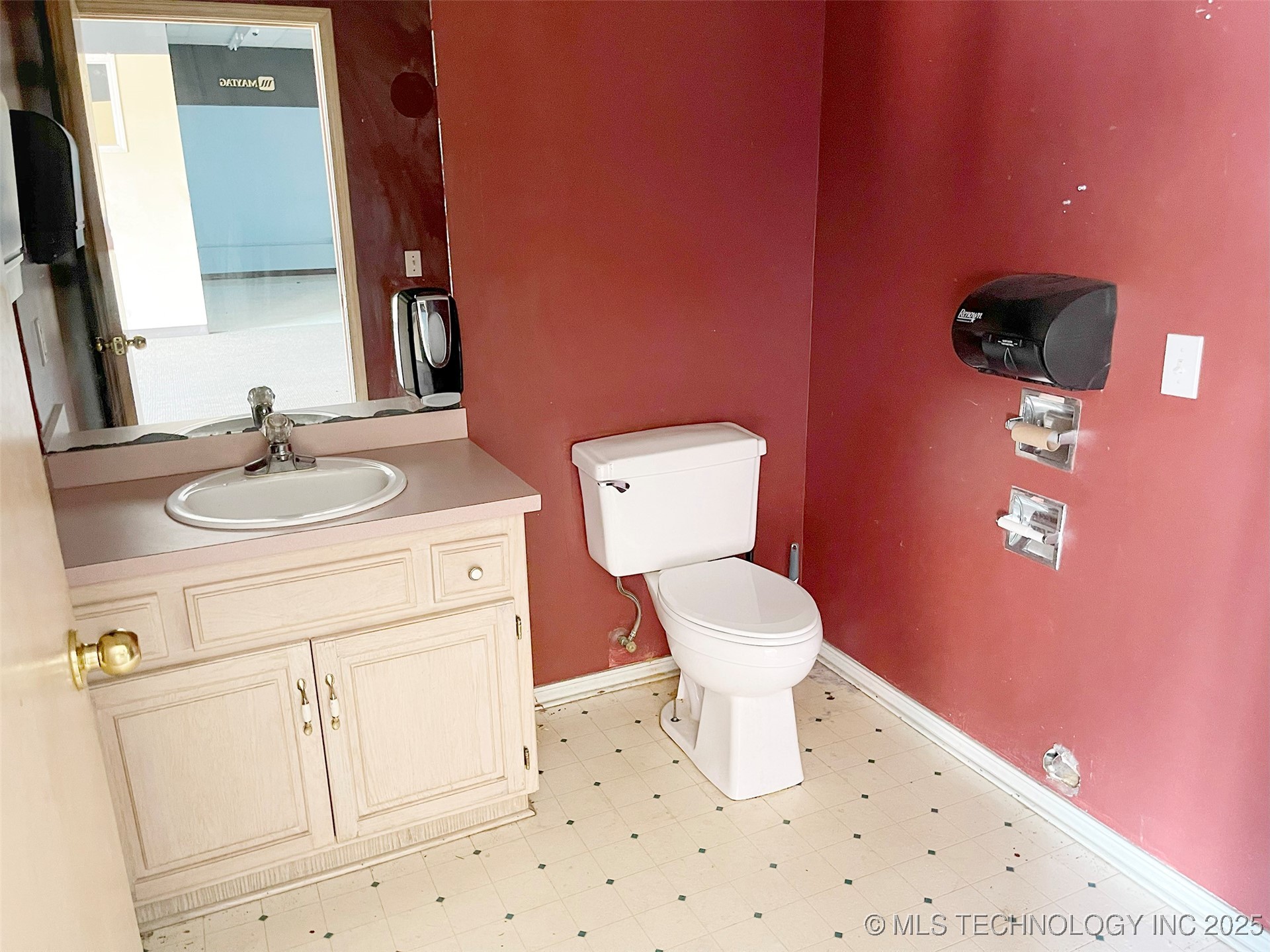 104 E Graham Avenue Property Photo 24