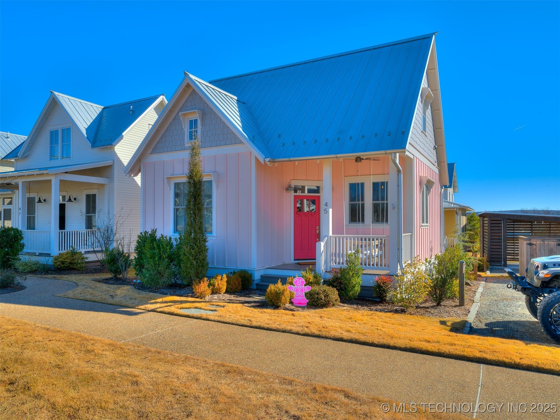 45 Center Lane S Property Photo 2