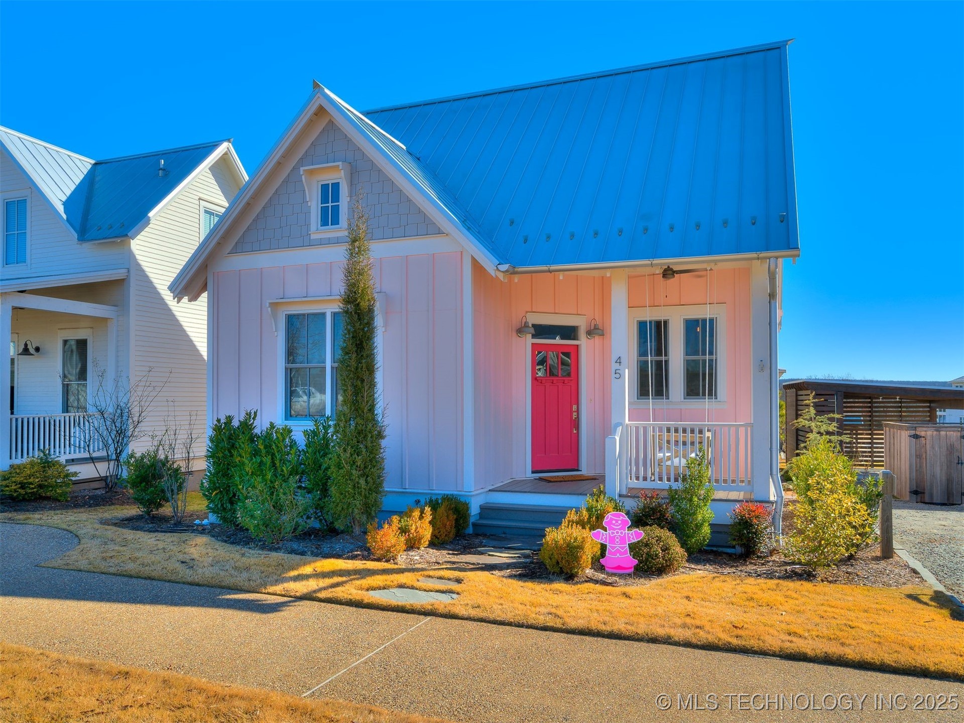 45 Center Lane S Property Photo 3