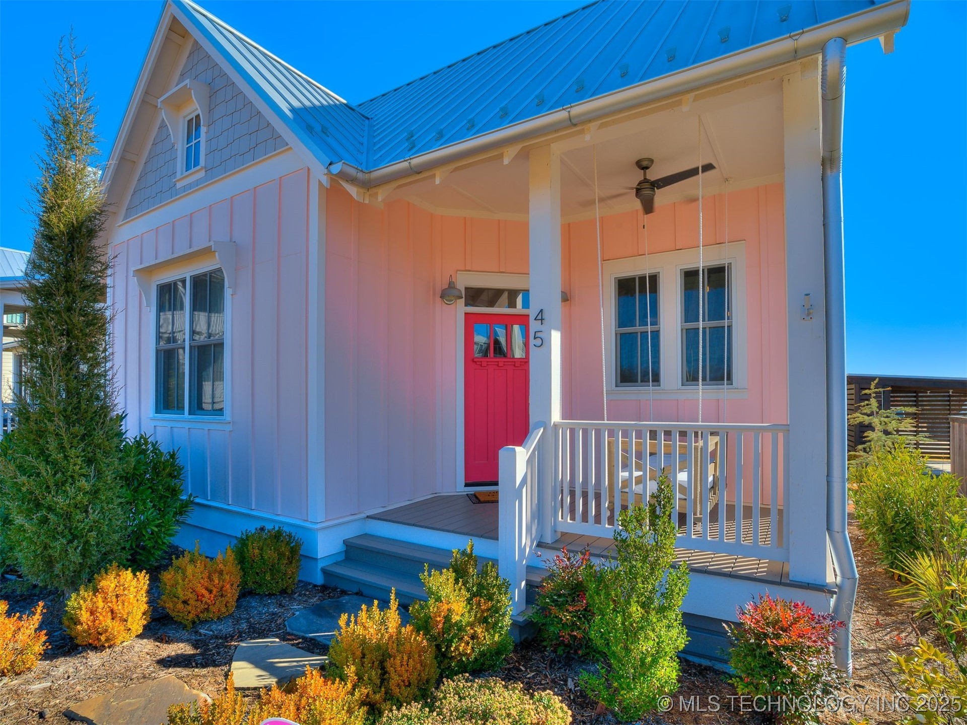 45 Center Lane S Property Photo 4