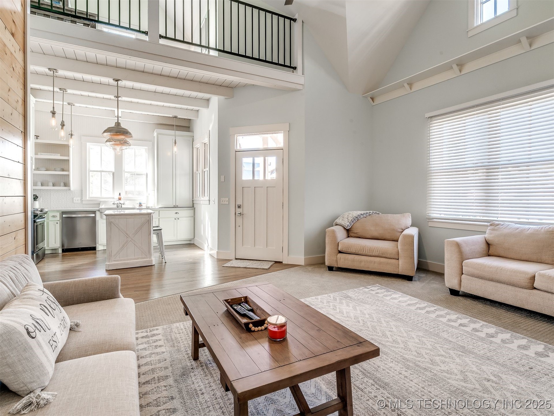 45 Center Lane S Property Photo 11