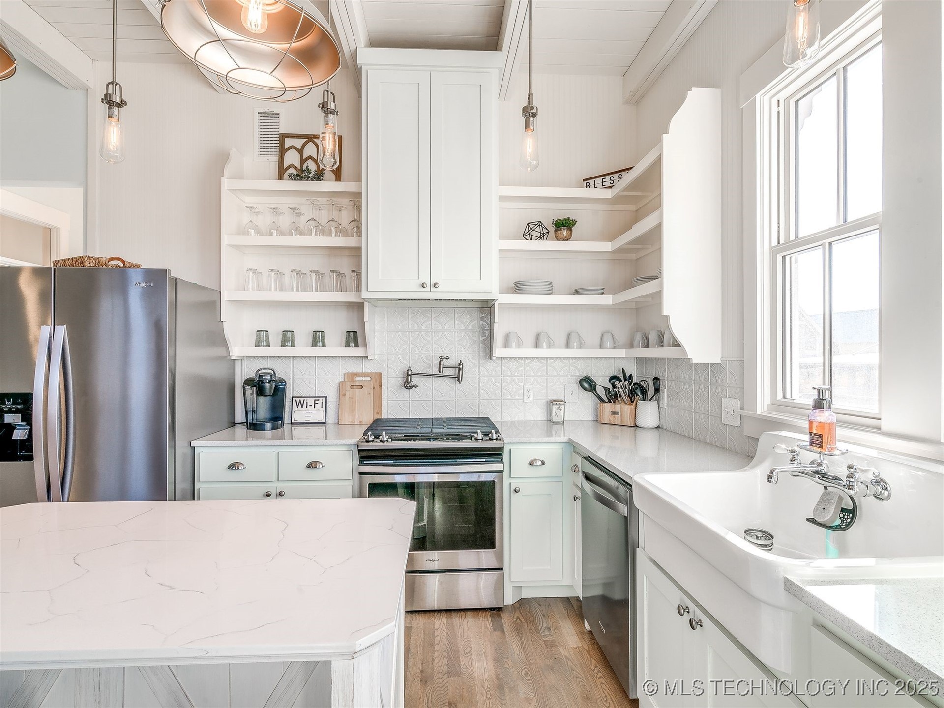 45 Center Lane S Property Photo 16