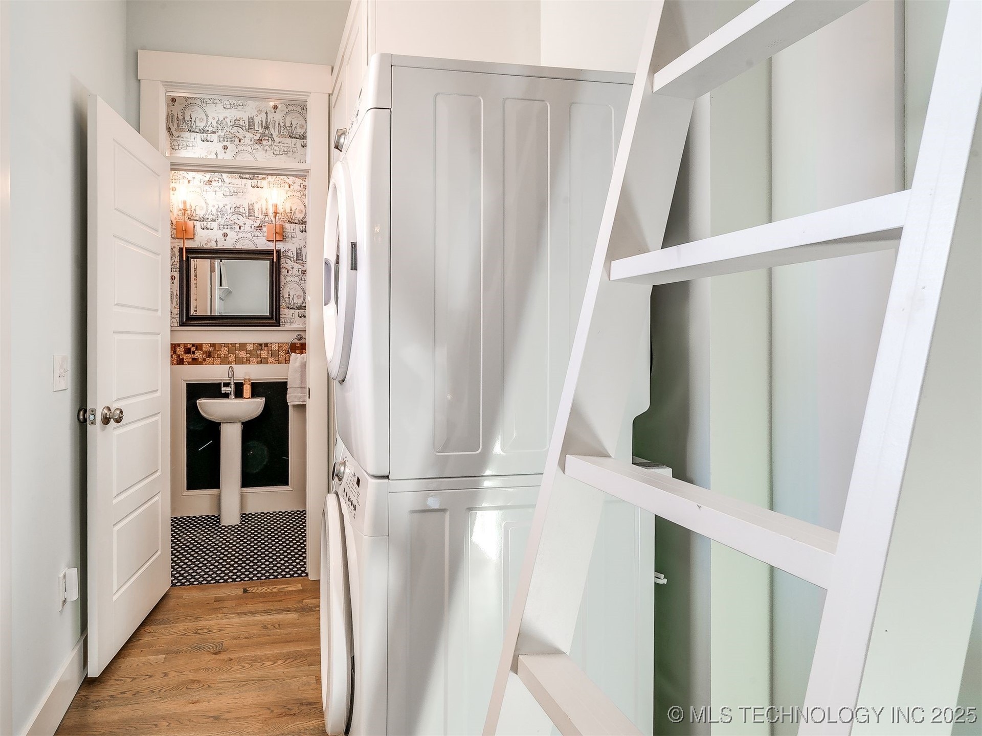 45 Center Lane S Property Photo 21