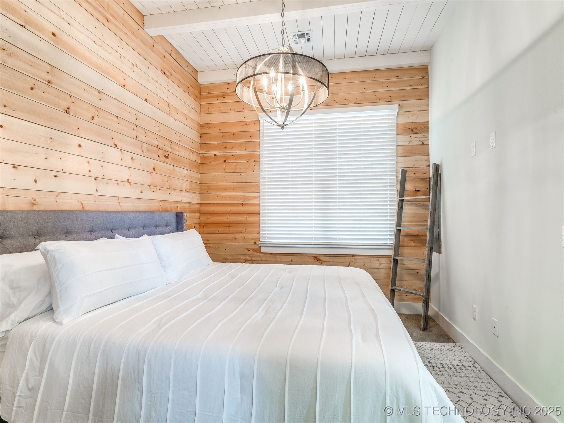 45 Center Lane S Property Photo 24