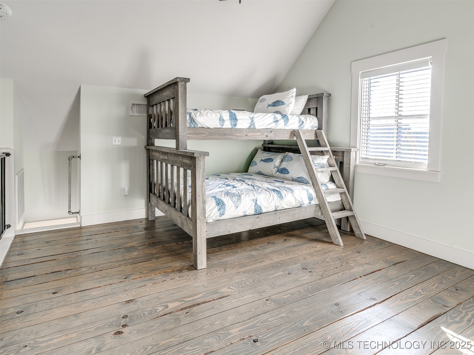 45 Center Lane S Property Photo 31