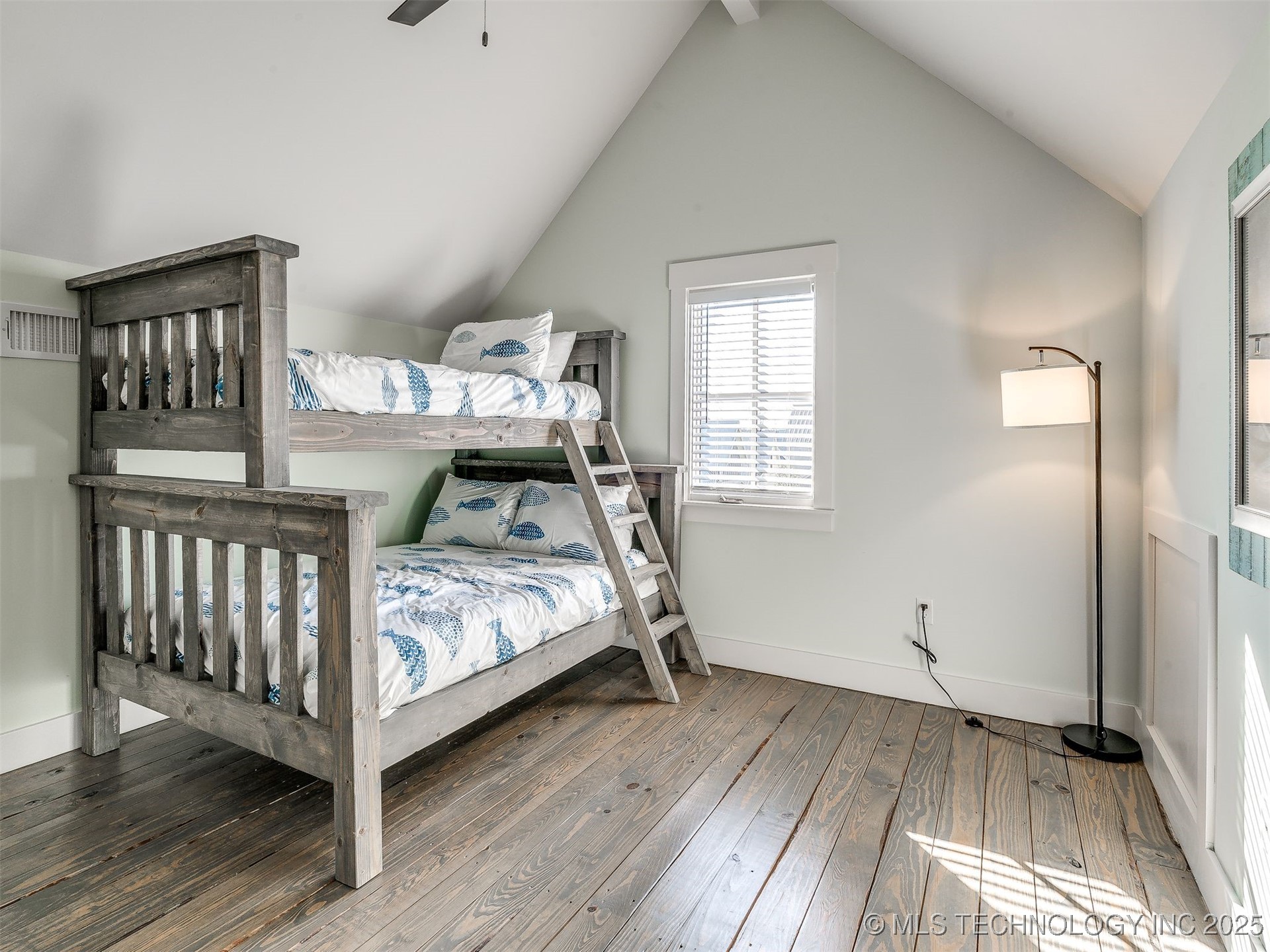 45 Center Lane S Property Photo 32