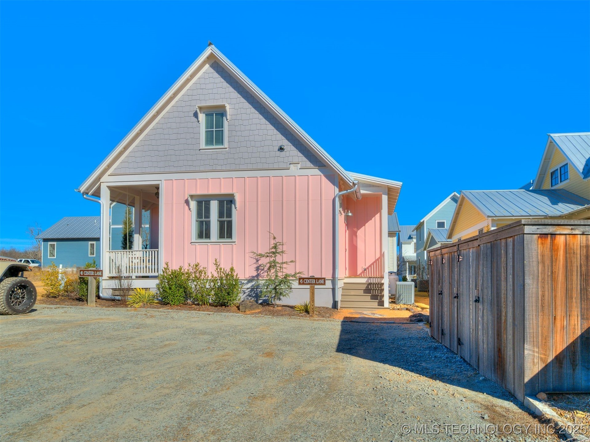 45 Center Lane S Property Photo 34