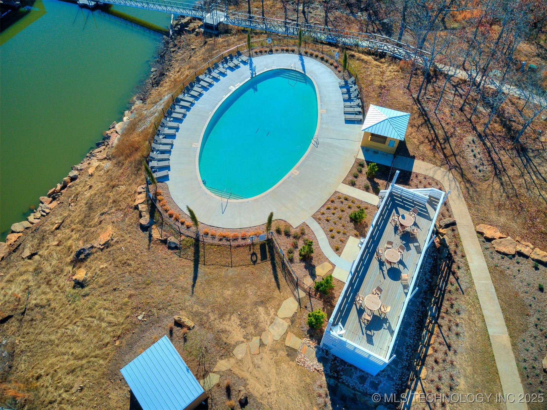 45 Center Lane S Property Photo 35