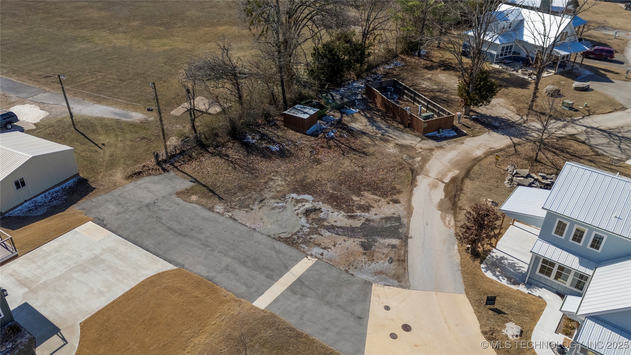 37214 S Cliff Crest Property Photo 4