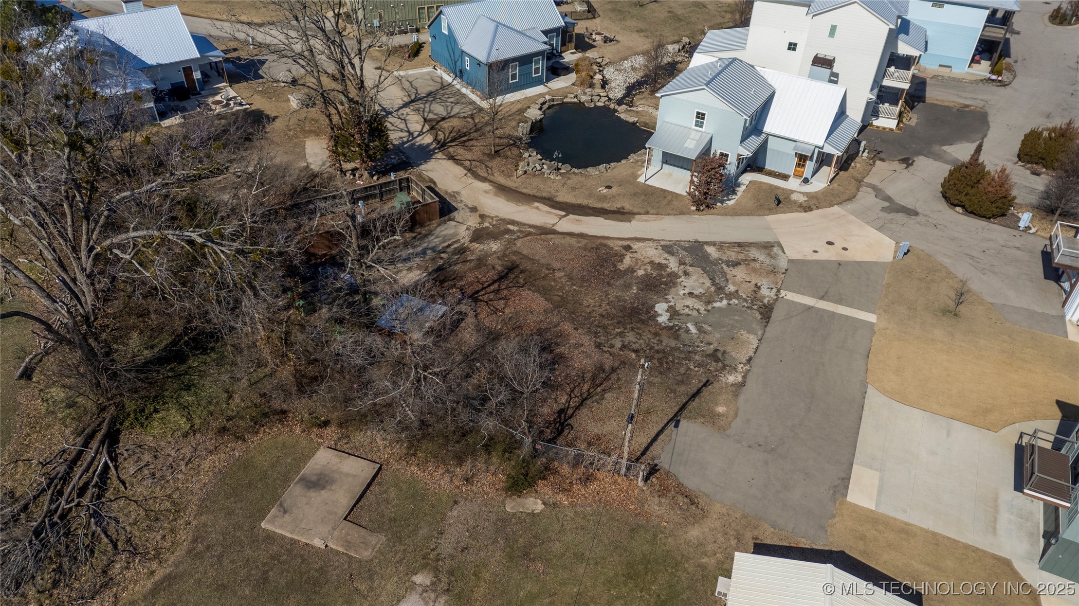 37214 S Cliff Crest Property Photo 9