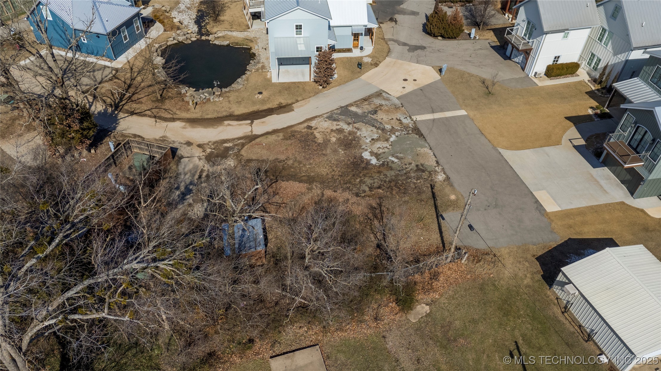 37214 S Cliff Crest Property Photo 11