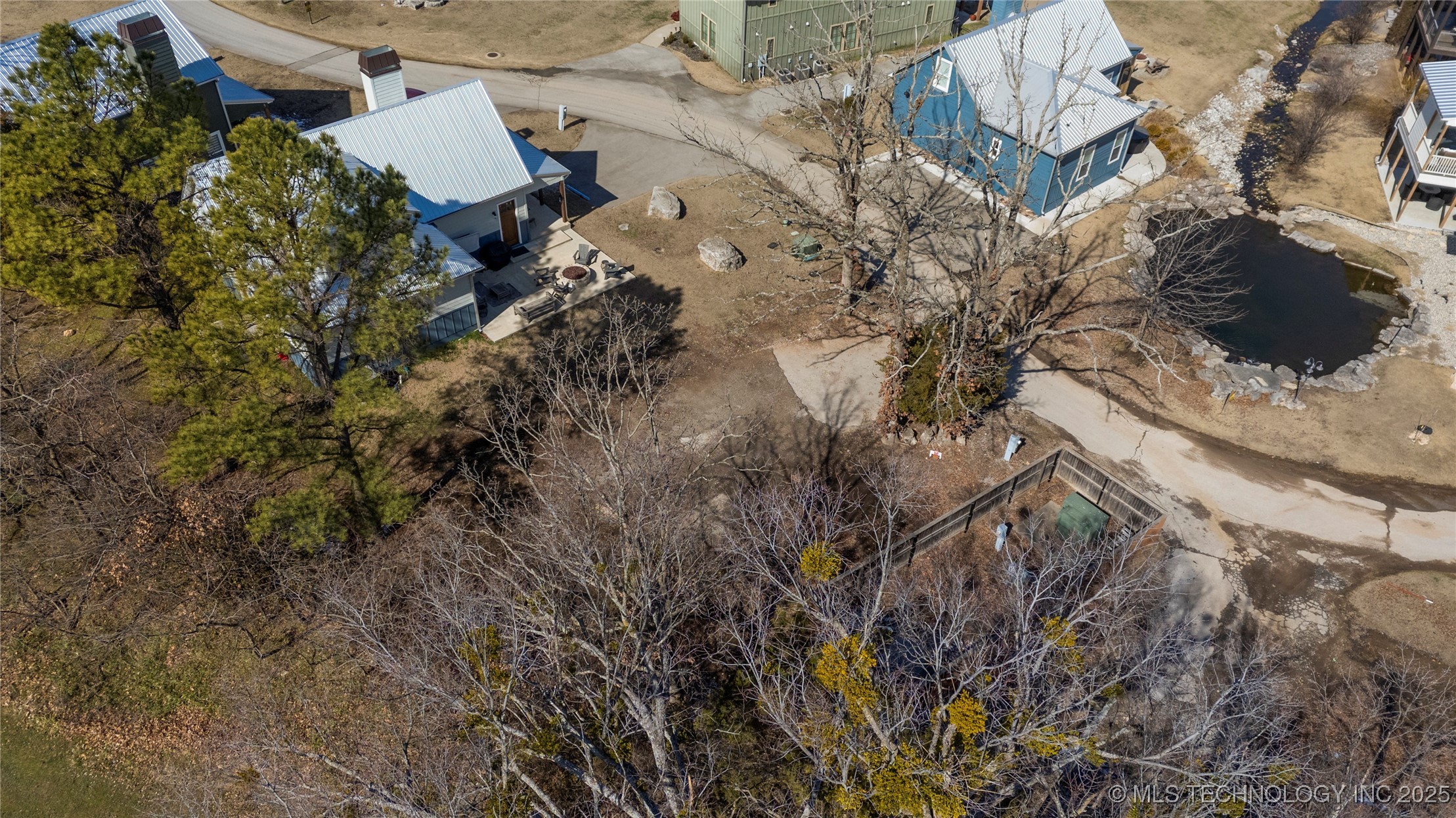 37220 S Cliff Crest Drive Property Photo 5