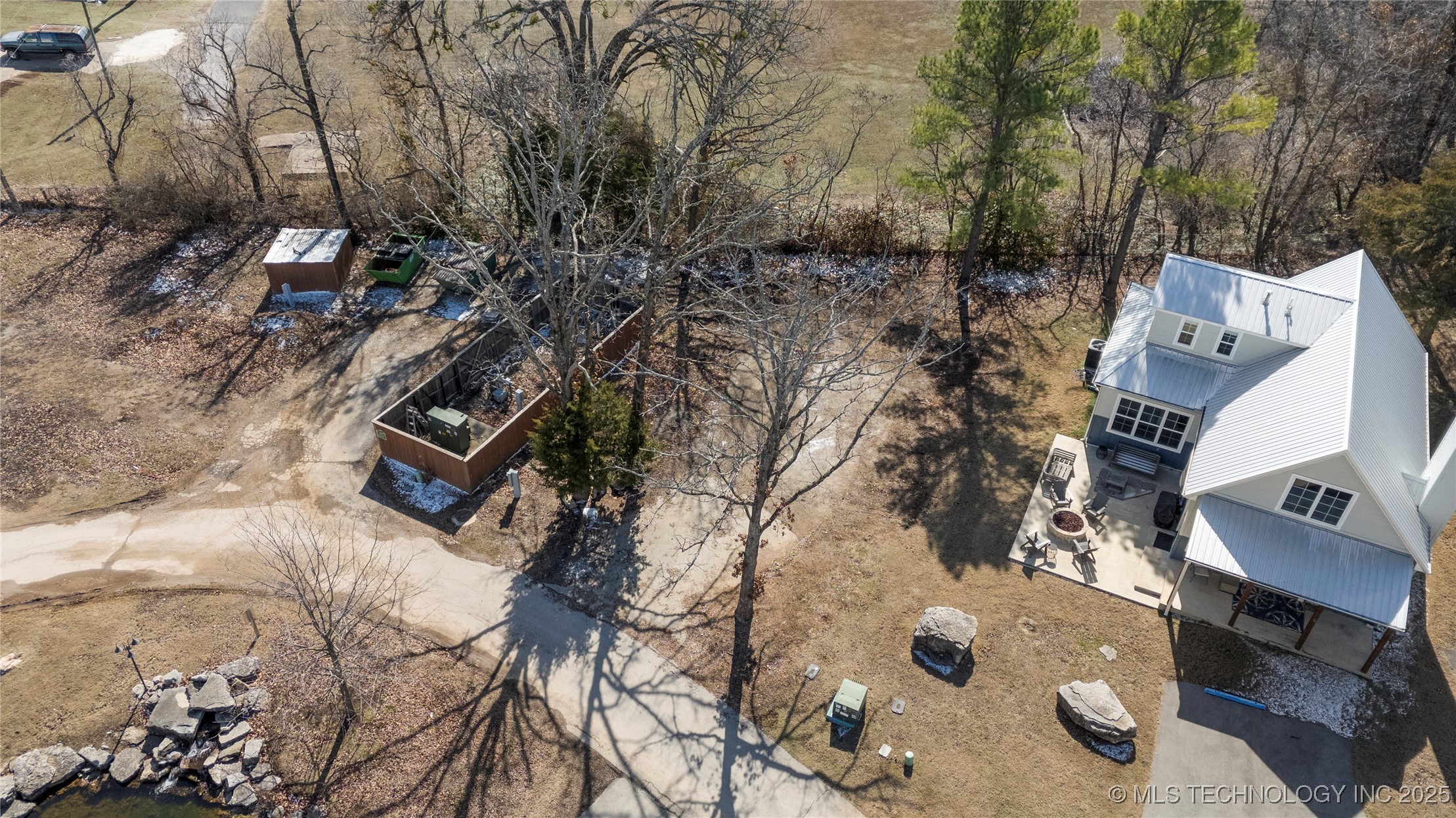 37220 S Cliff Crest Drive Property Photo 10