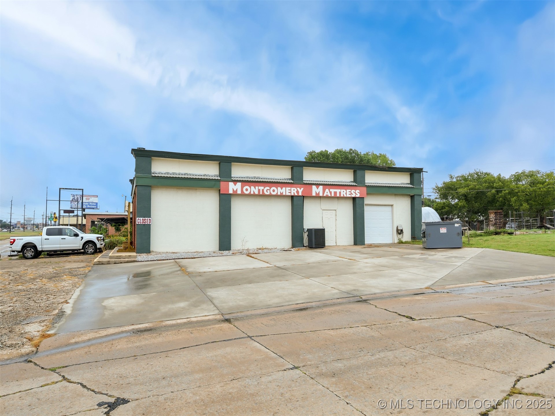 600 N Commerce Street Property Photo 3