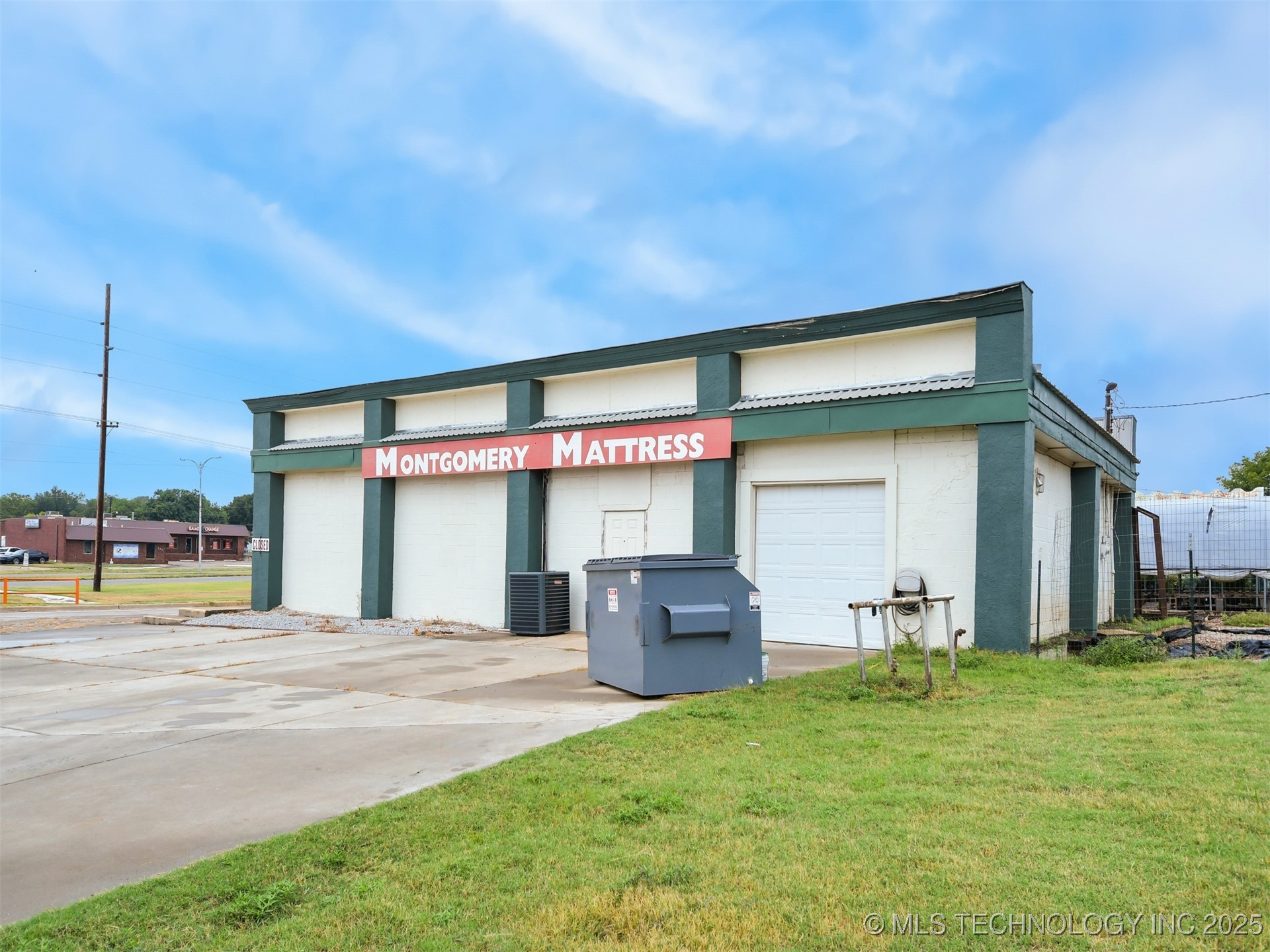 600 N Commerce Street Property Photo 4