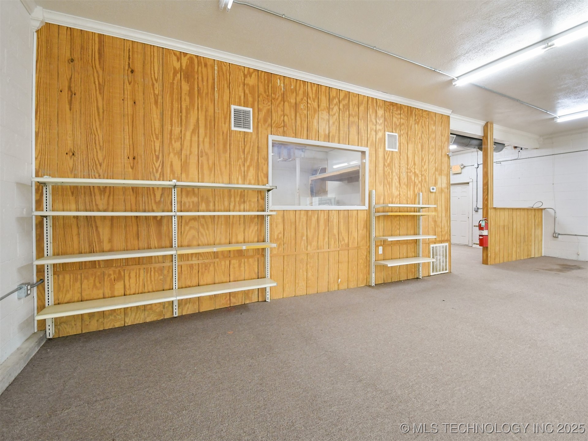 600 N Commerce Street Property Photo 11