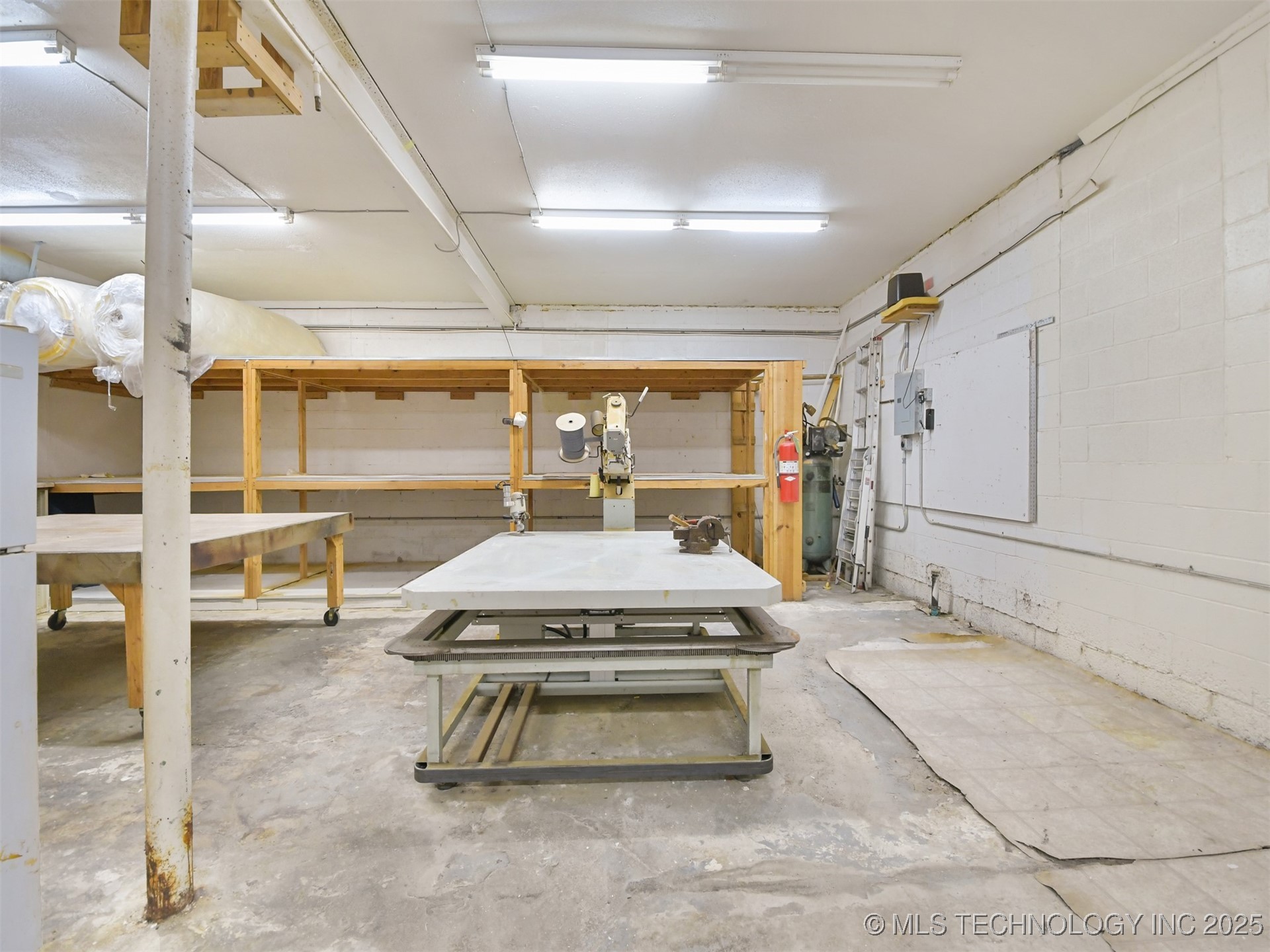 600 N Commerce Street Property Photo 13