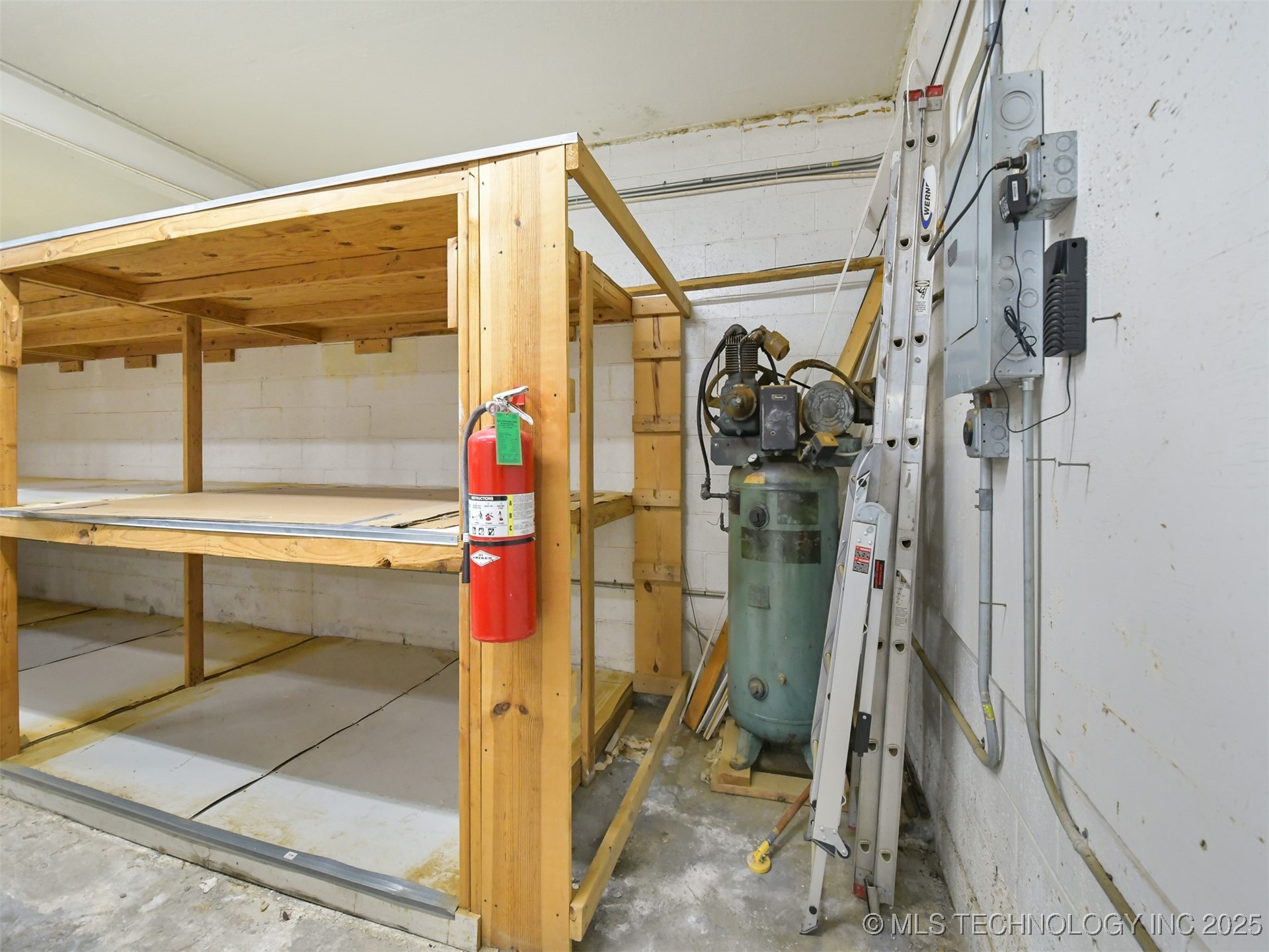 600 N Commerce Street Property Photo 16