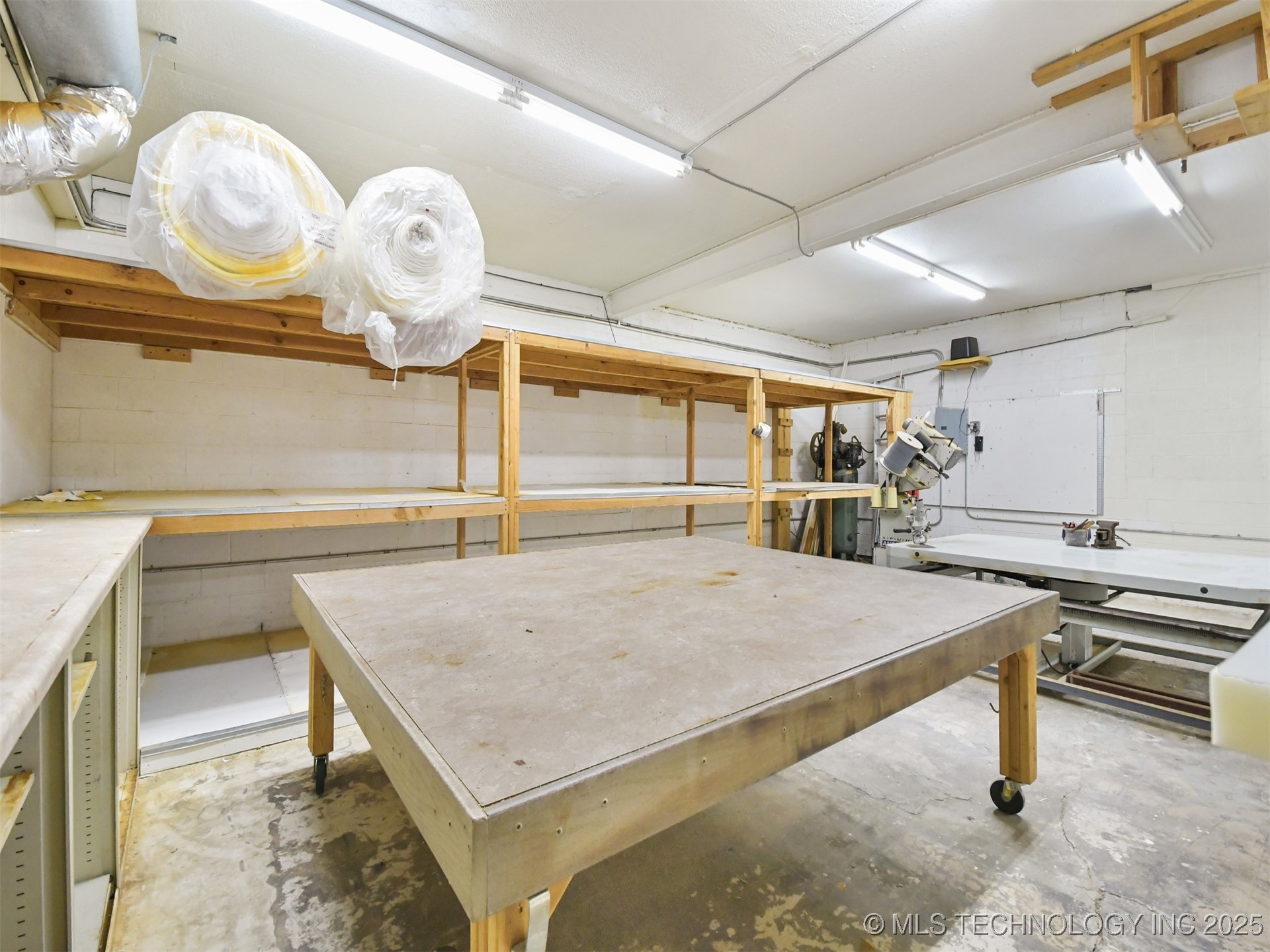 600 N Commerce Street Property Photo 18