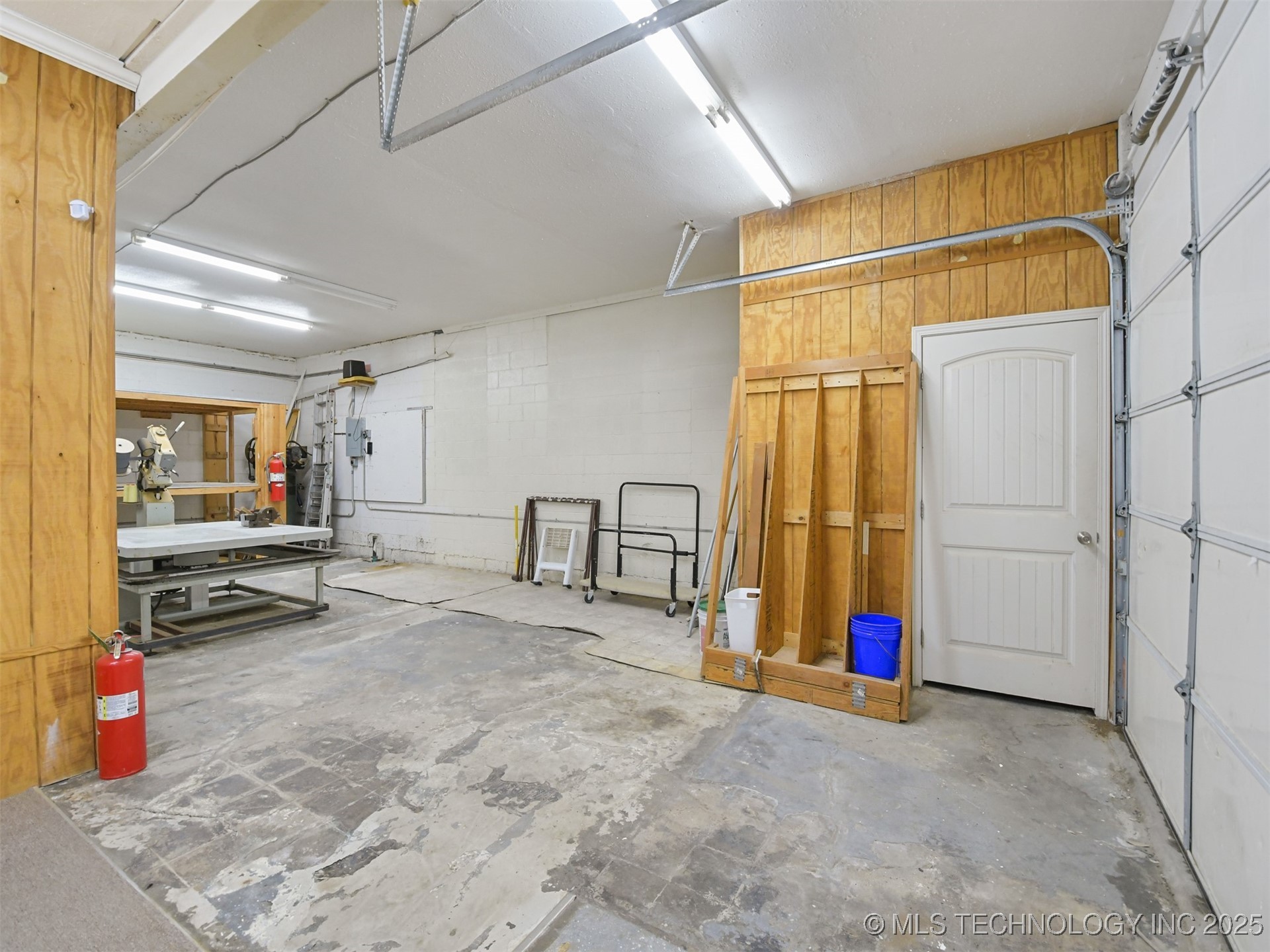 600 N Commerce Street Property Photo 19