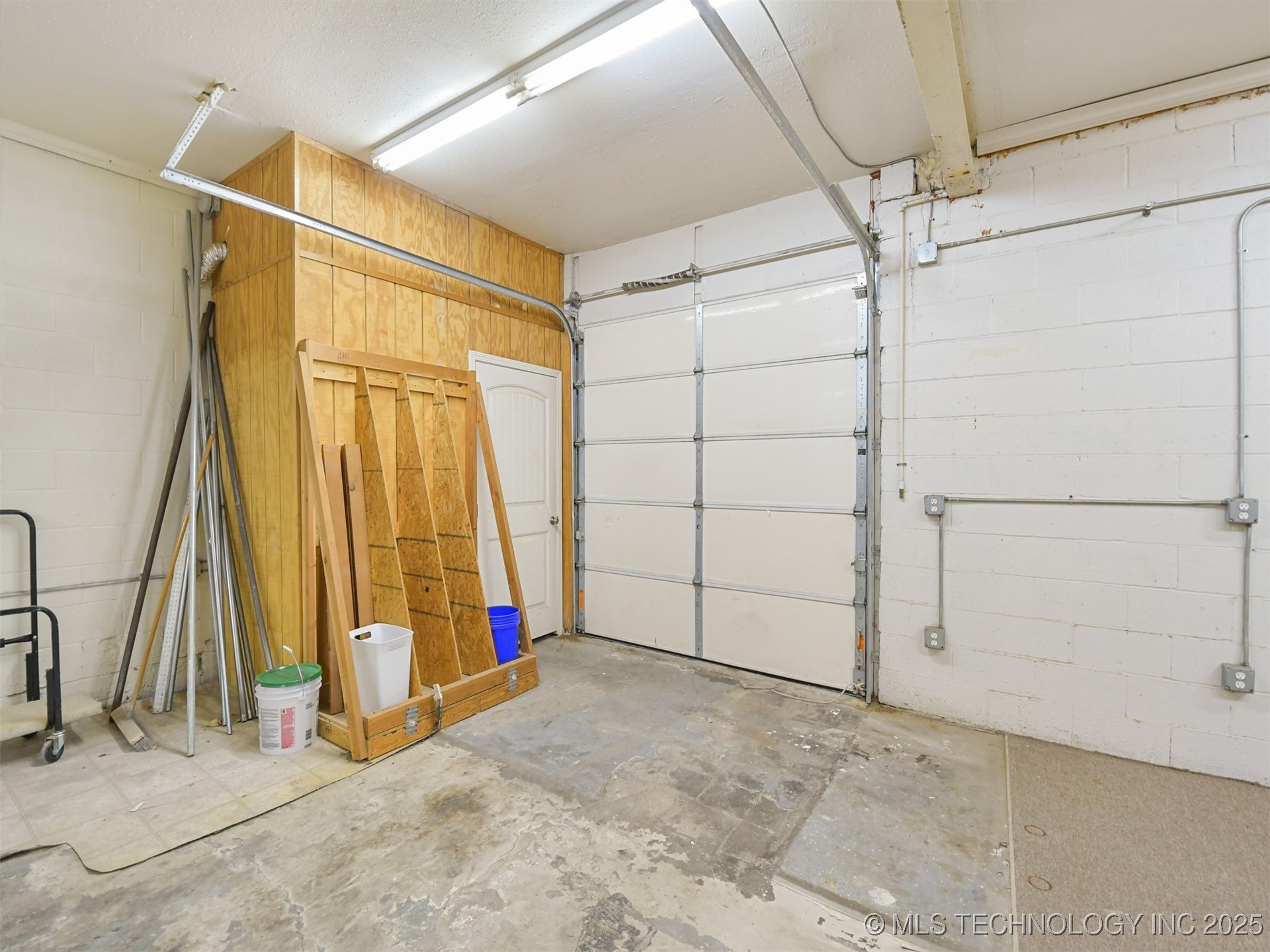 600 N Commerce Street Property Photo 20