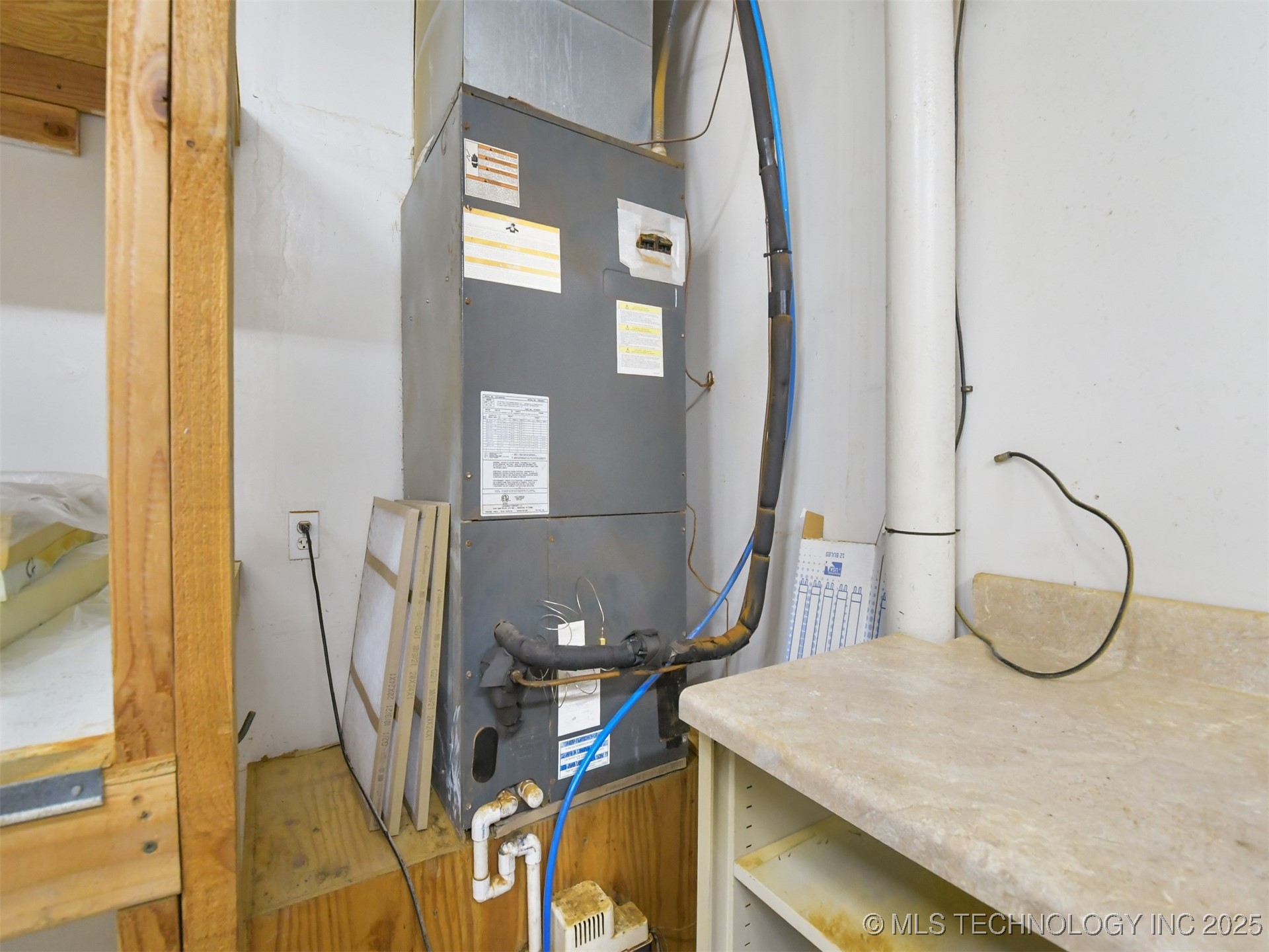 600 N Commerce Street Property Photo 22